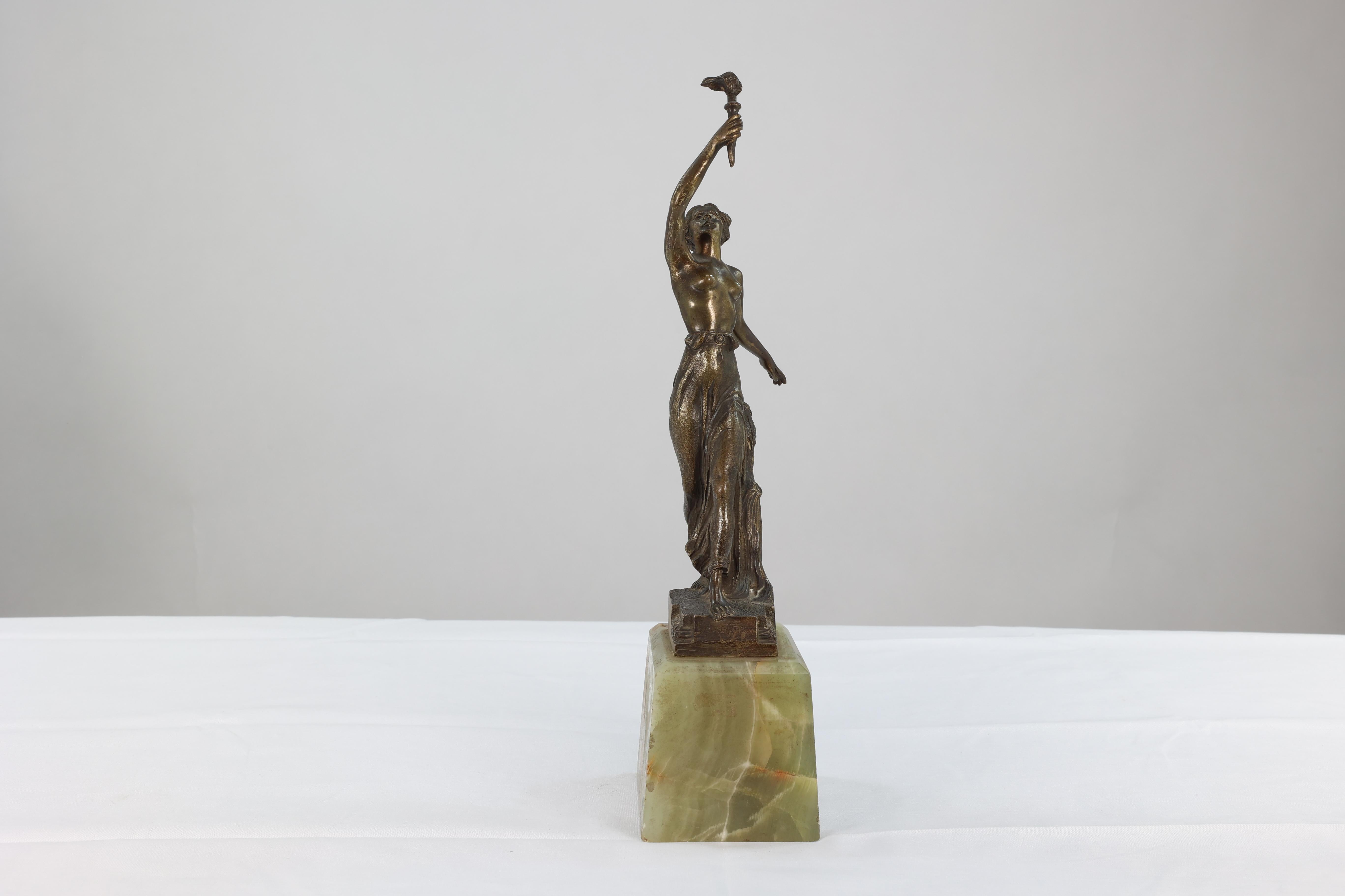 B V Fernandez. An Art Deco bronze figure on an onyx base In Good Condition For Sale In London, GB