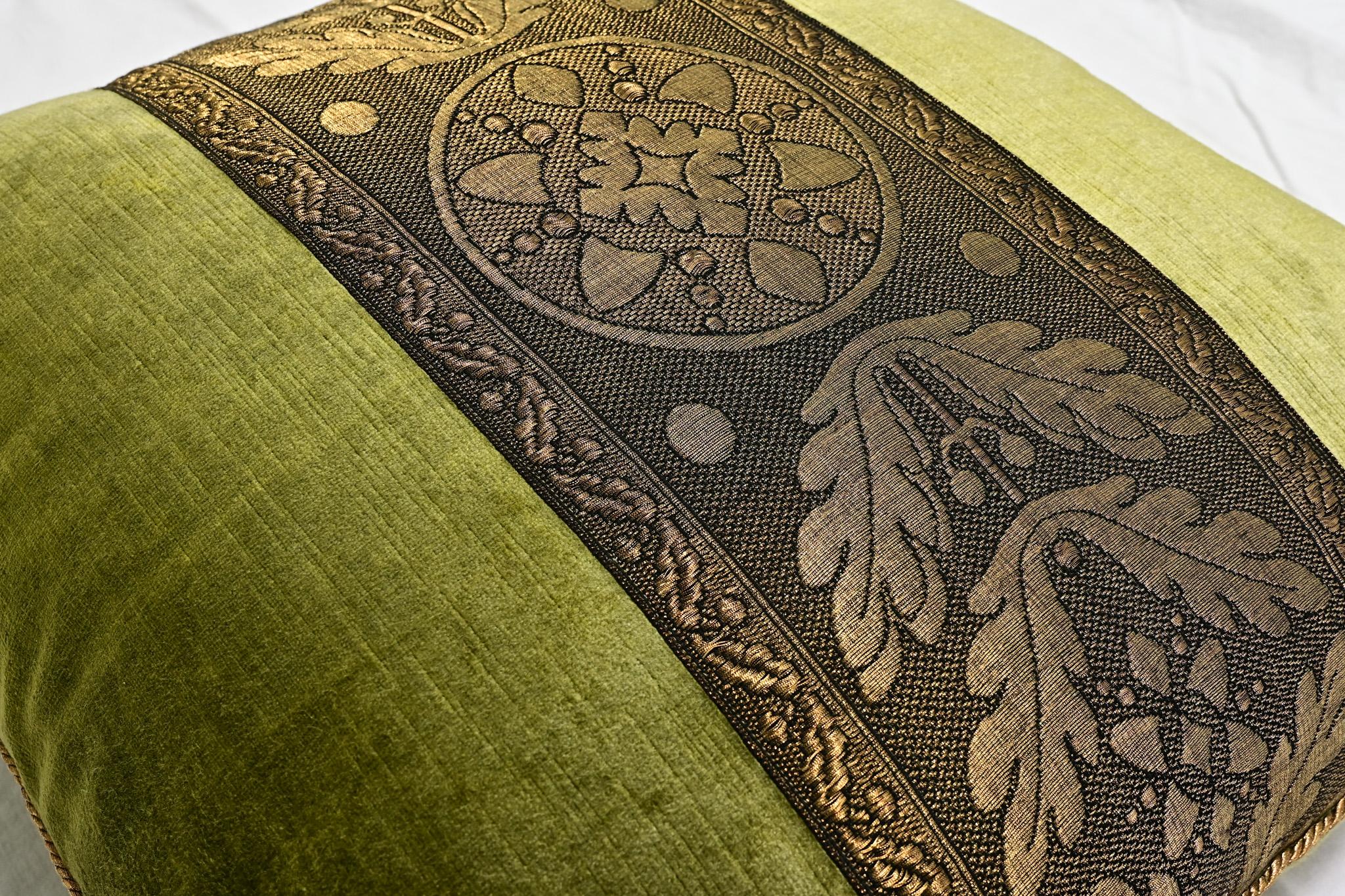 American B. Viz Antique Embroidery Pillow