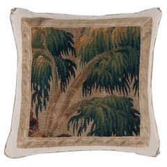 B. Almohada textil antigua Viz Design