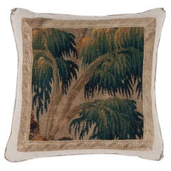 Coussin en textile ancien B. Viz Design