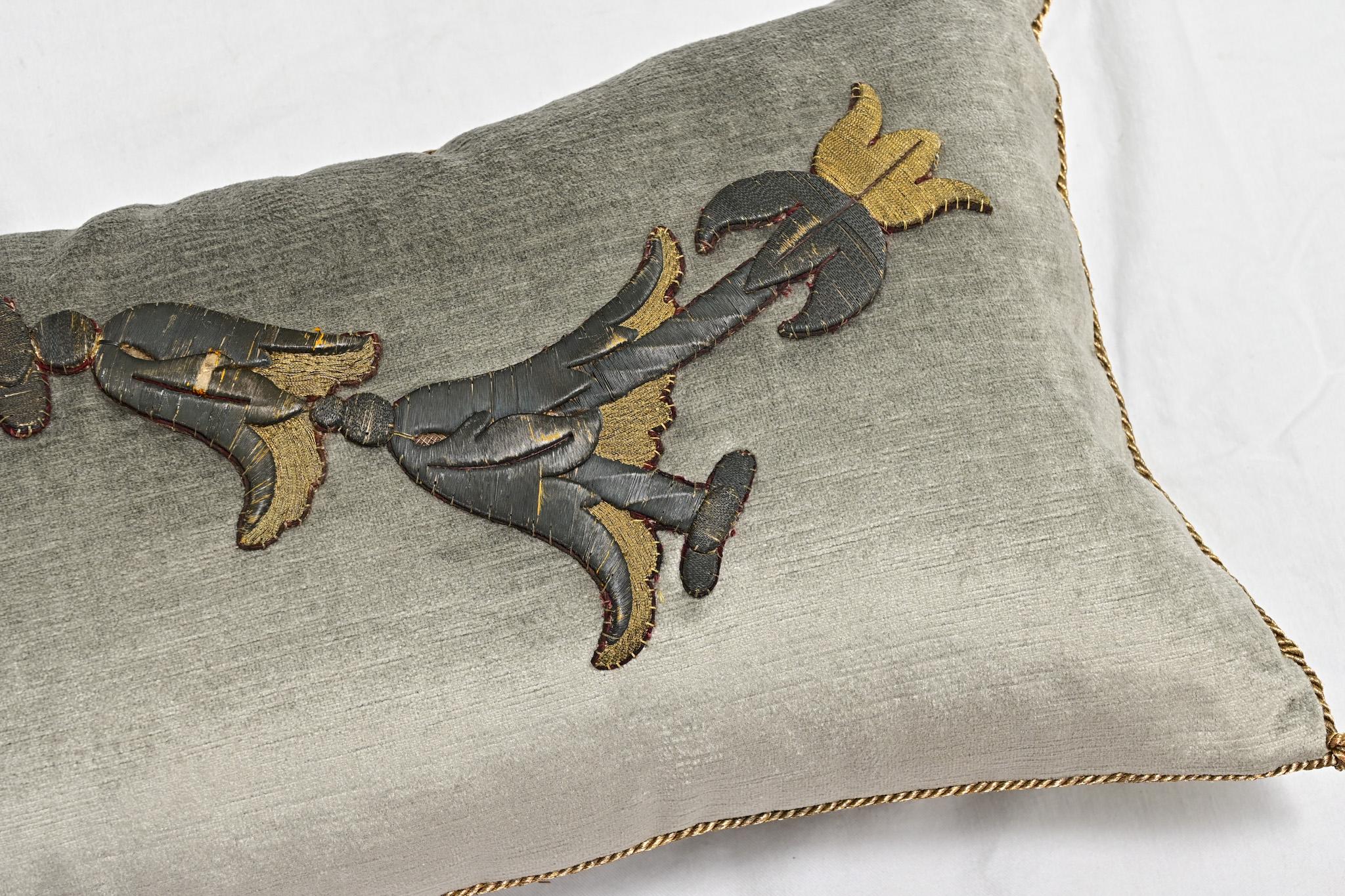 B. Viz Raised Antique Embroidery Pillow In Good Condition For Sale In Baton Rouge, LA