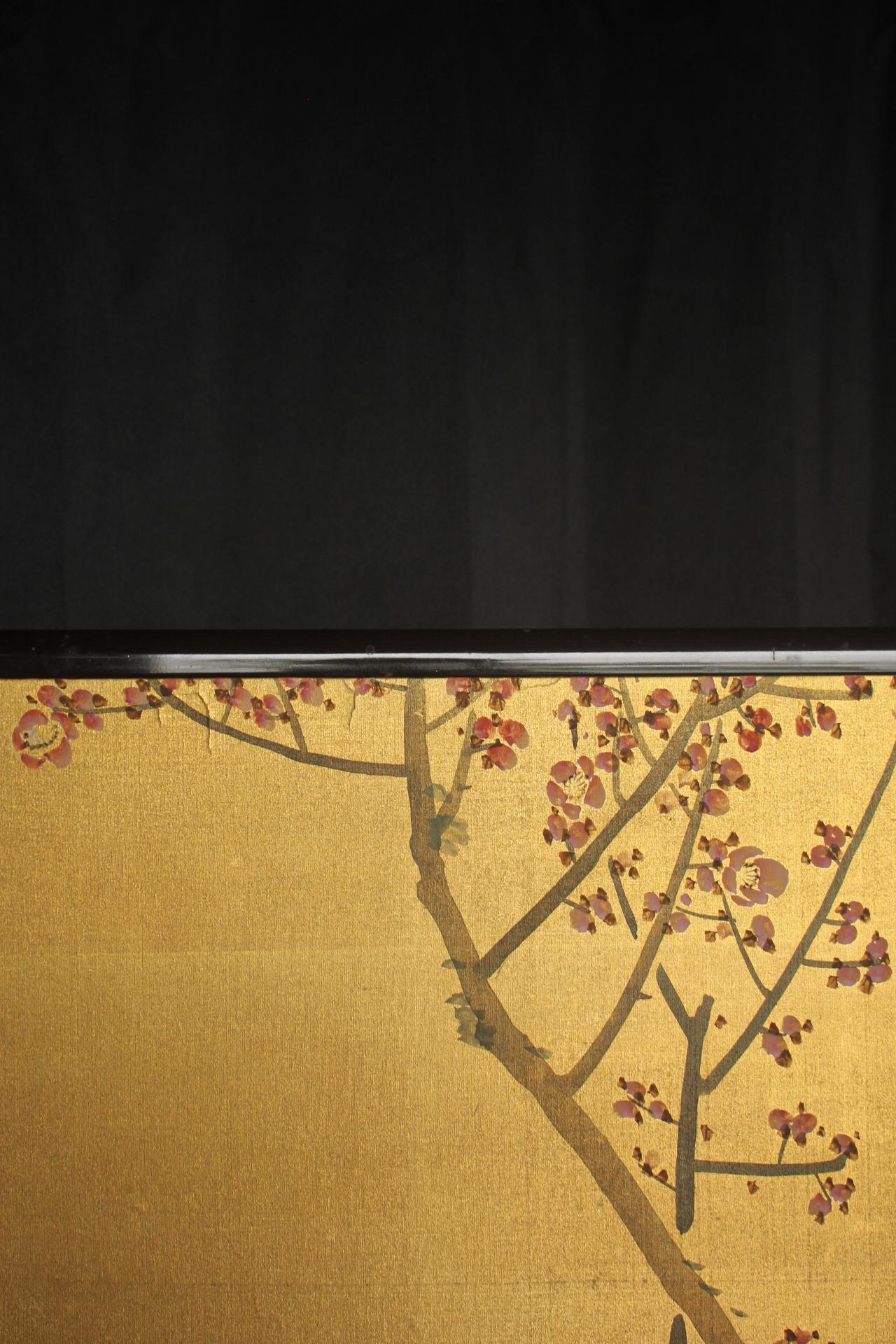 20th Century B14 Japanese Antiques 2panels, silk, folding Screen with Gold basGold base For Sale