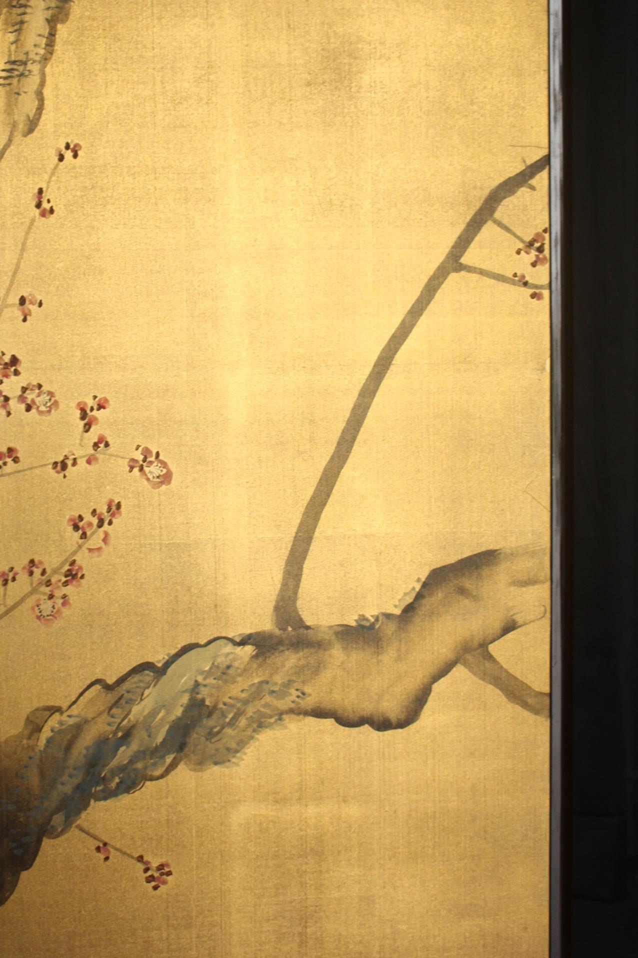 B14 Japanese Antiques 2panels, silk, folding Screen with Gold basGold base For Sale 1