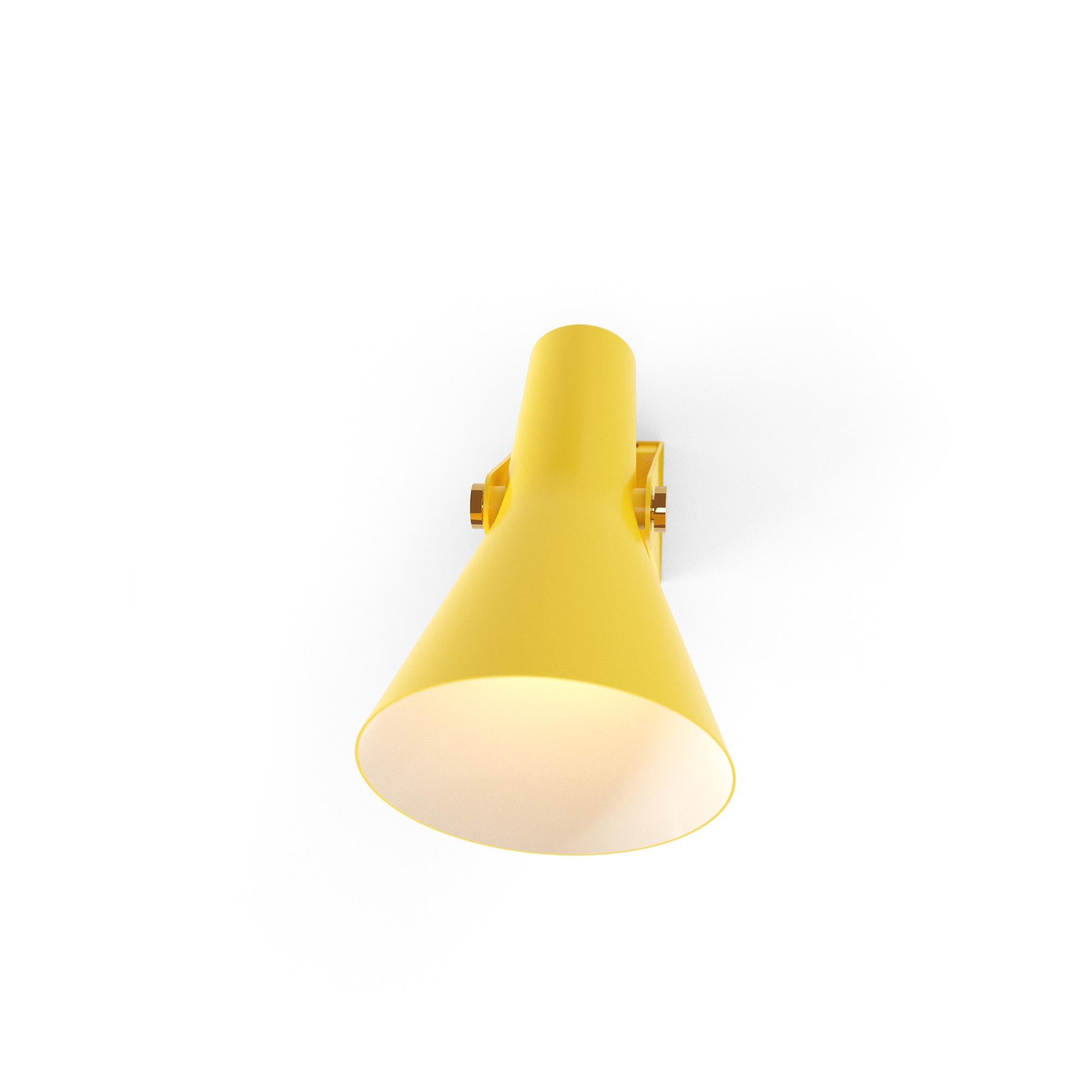 Français Lampe murale jaune B3 de Disderot en vente