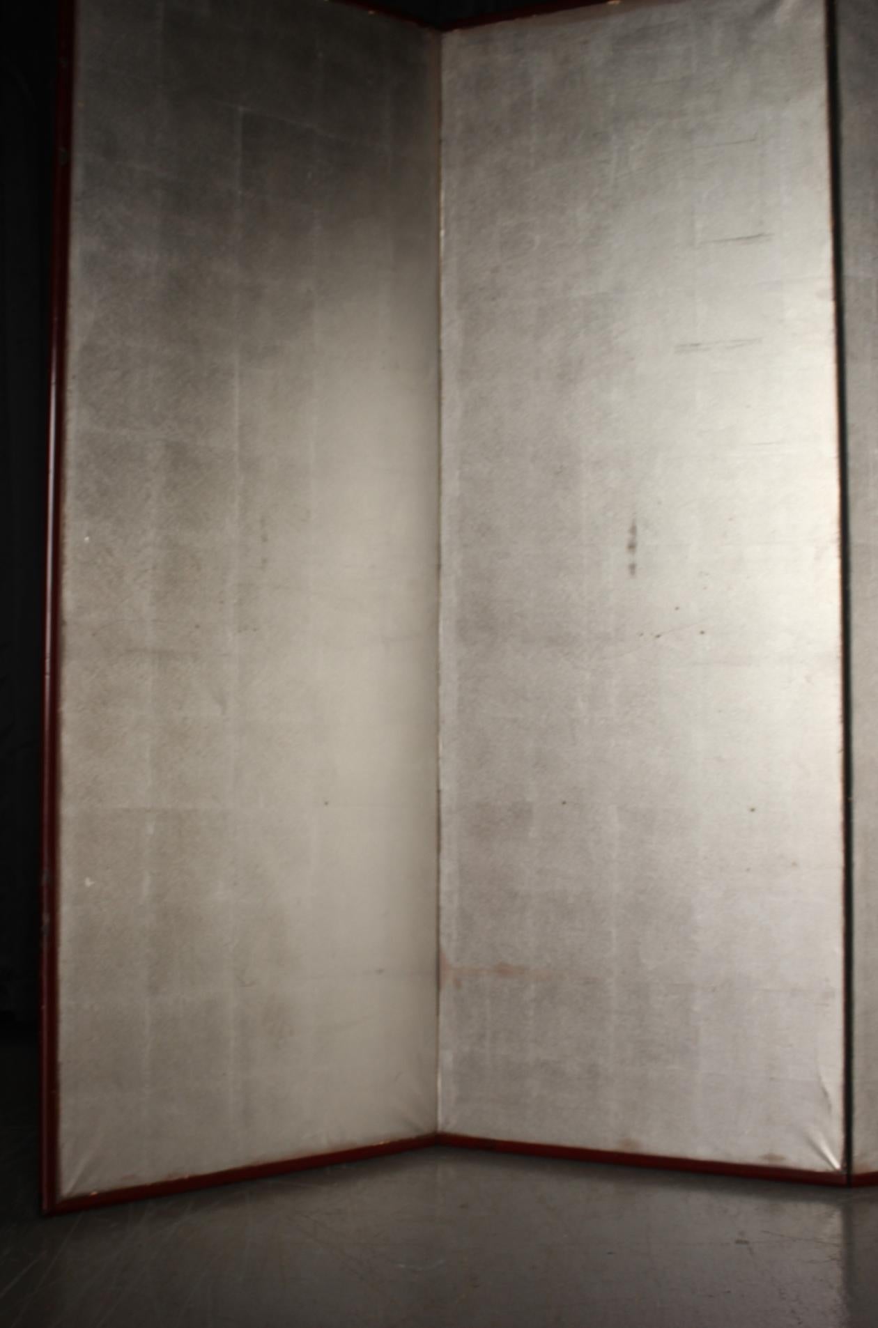 B30 Japanische Antiquitäten 6Paneele, Silberpapier, Folding Screen, rotgerahmt (20. Jahrhundert) im Angebot