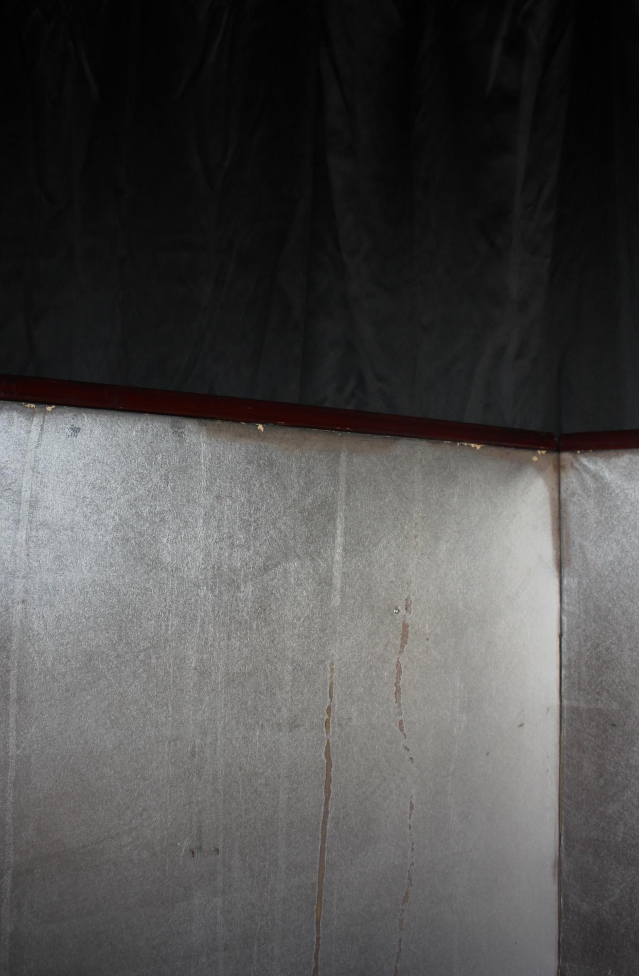 20th Century B42 Japanese Antiques 6panels, Silver Paper, folding Screen, red-rimmed For Sale