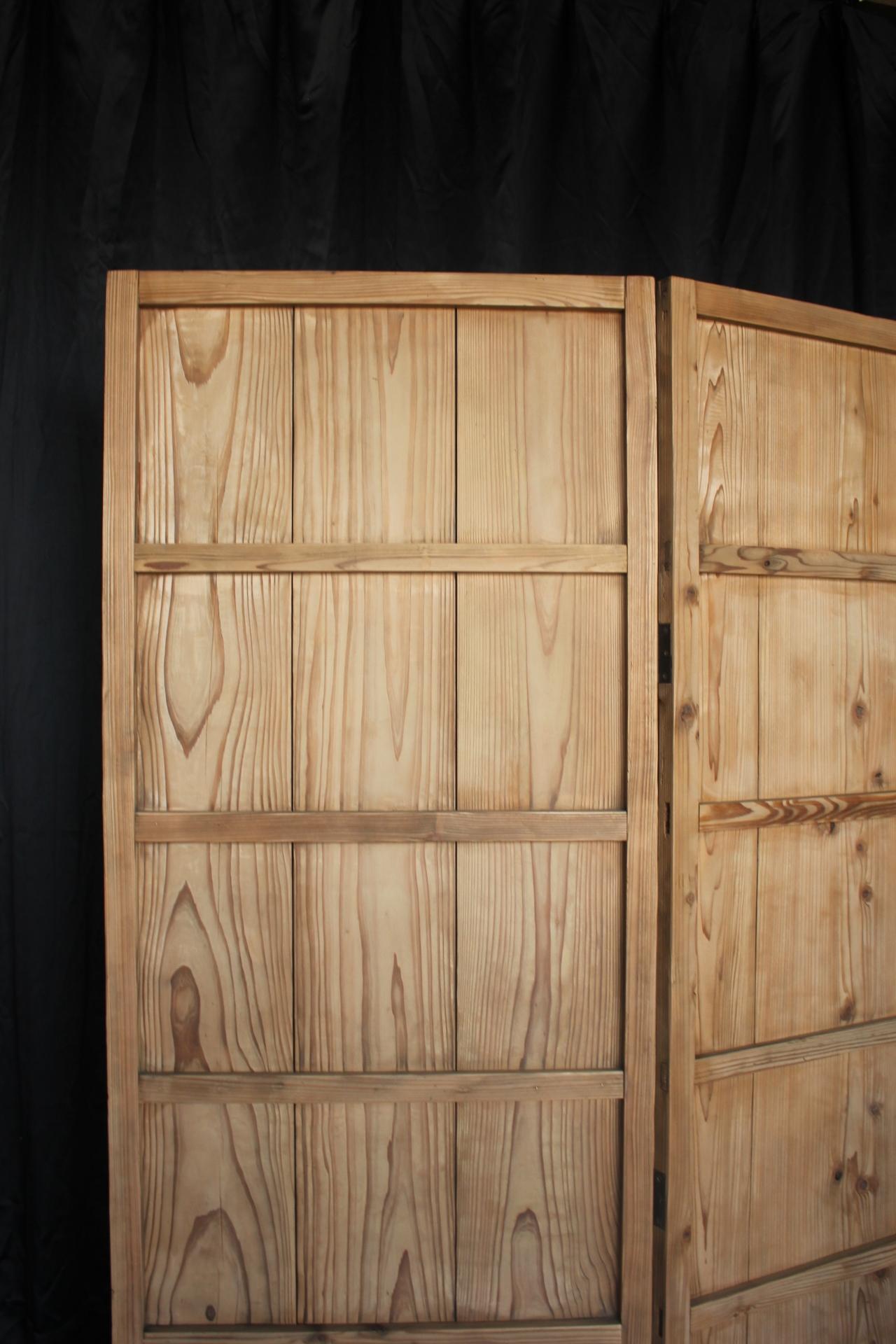B47 Japanese antique, cedar Byobu folding screen, room dividers For Sale 12