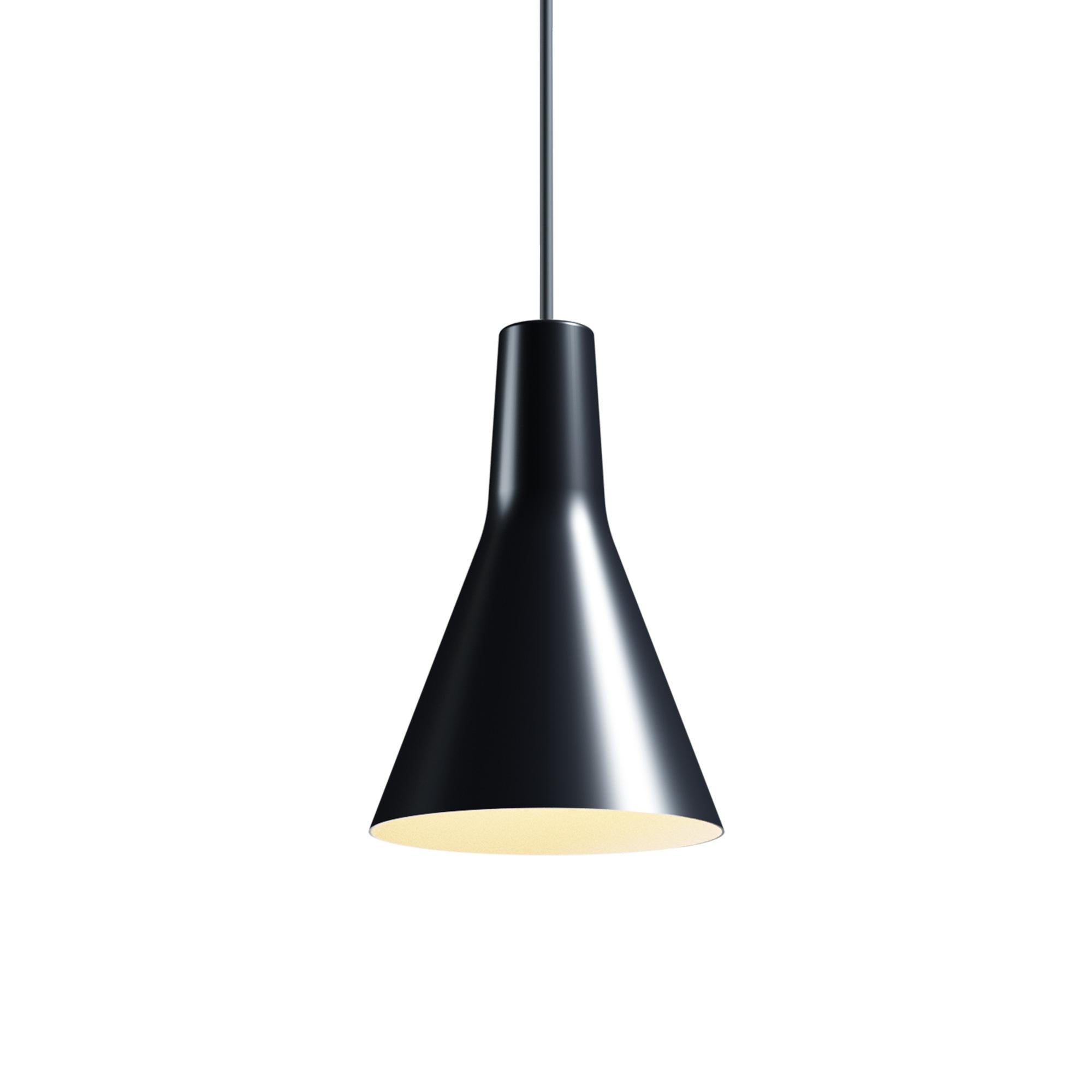 Lampada a sospensione B5 Black di Disderot
Edizione limitata. 
Creato da René-Jean Caillette
Dimensioni: Ø 17 x H. 200 cm.
Materiali: Metallo laccato.

Consegnato con certificato di autenticazione. Prodotto in Francia. Disponibile in diverse opzioni