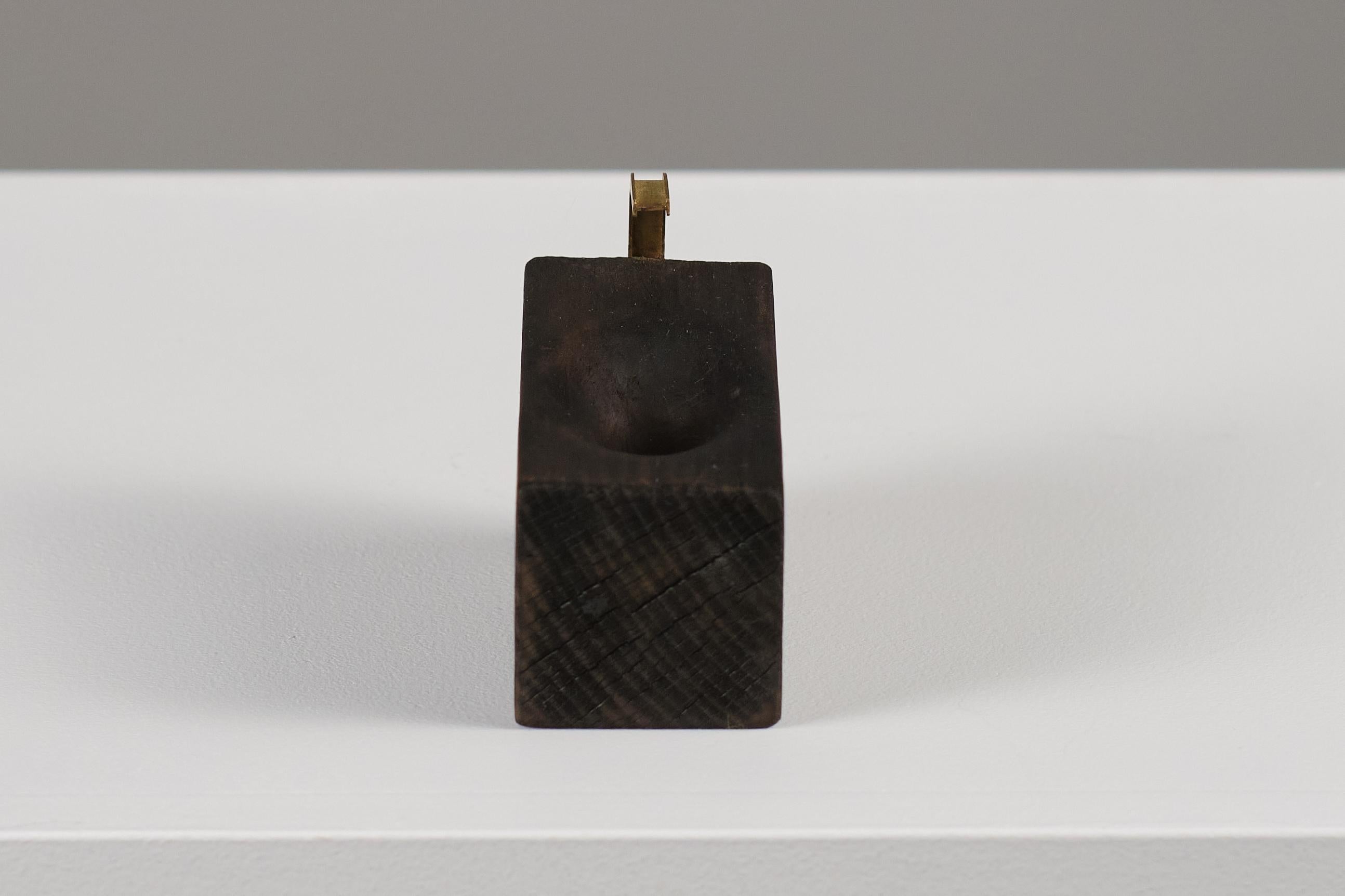 B_5. Cenicero escultórico contemporáneo de madera de diseño coleccionable Español