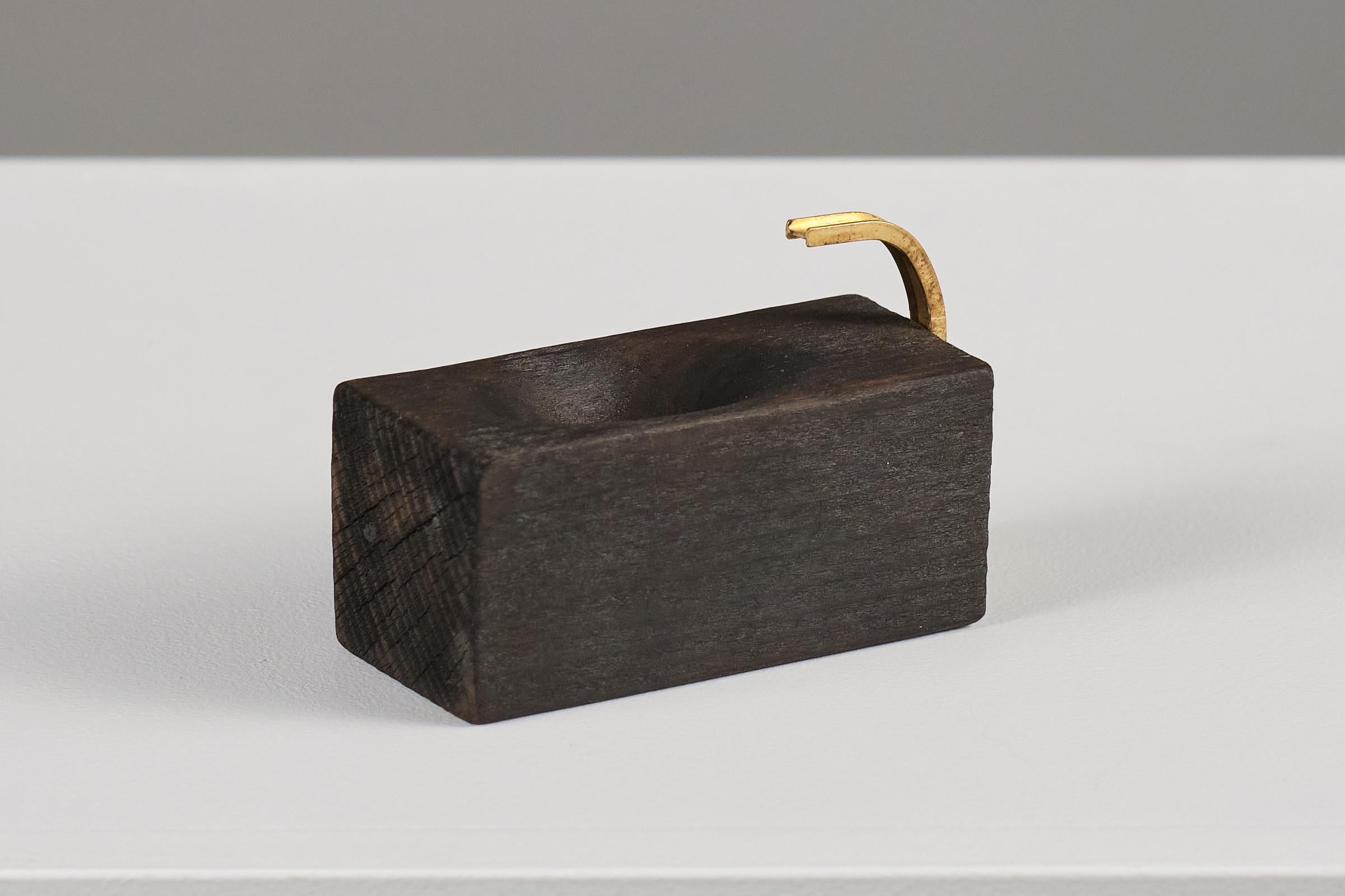 B_5. Cenicero escultórico contemporáneo de madera de diseño coleccionable en Nuevo Estado en Barcelona, ES
