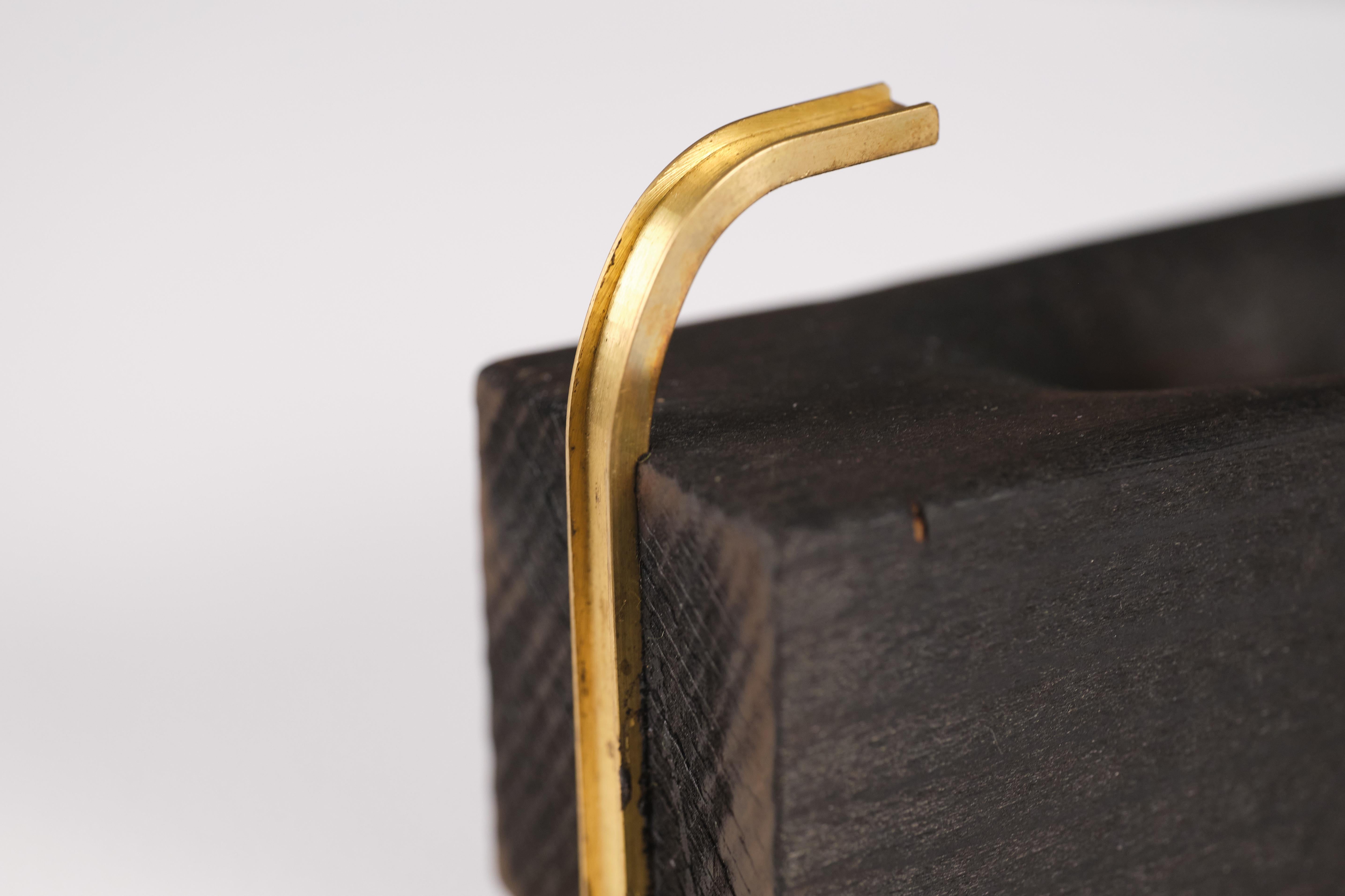 B_5. Cenicero escultórico contemporáneo de madera de diseño coleccionable Siglo XXI y contemporáneo