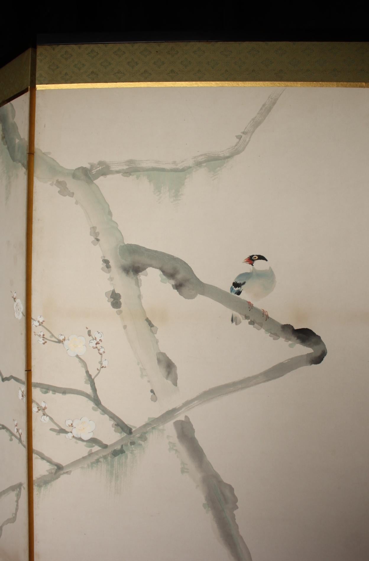 B76 Japanische Antiquitäten 6Paneele, Weiße Pflaumenblüten und Pfau, Faltwand im Angebot 2
