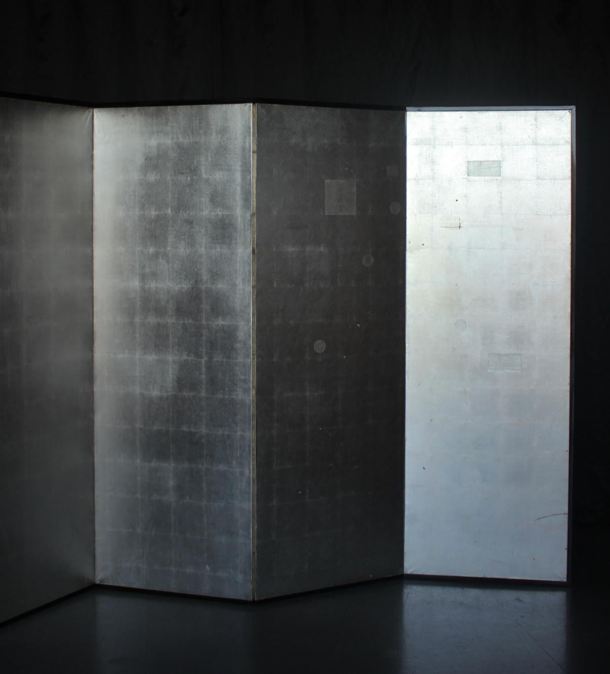 B81 Old Japanese Antiques 6panels, Silver Paper, folding Screen, Black remmed im Angebot 4