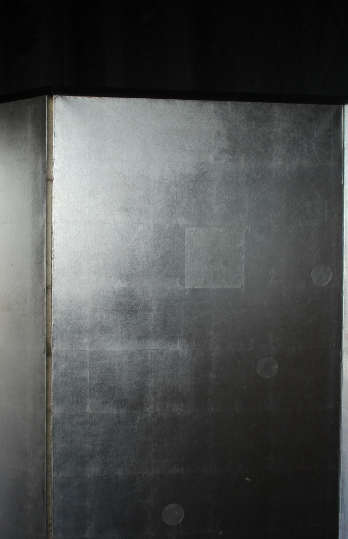 B81 Old Japanese Antiques 6panels, Silver Paper, folding Screen, Black remmed im Angebot 5