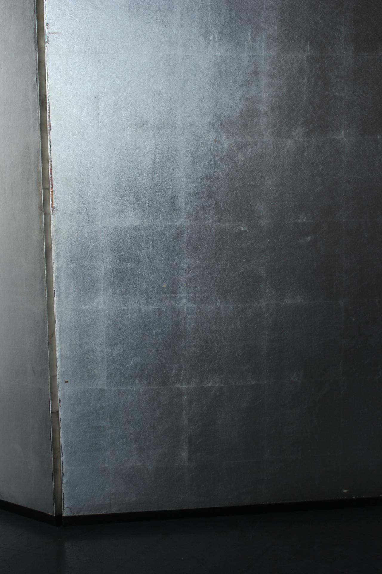 B81 Old Japanese Antiques 6panels, Silver Paper, folding Screen, Black remmed im Angebot 7