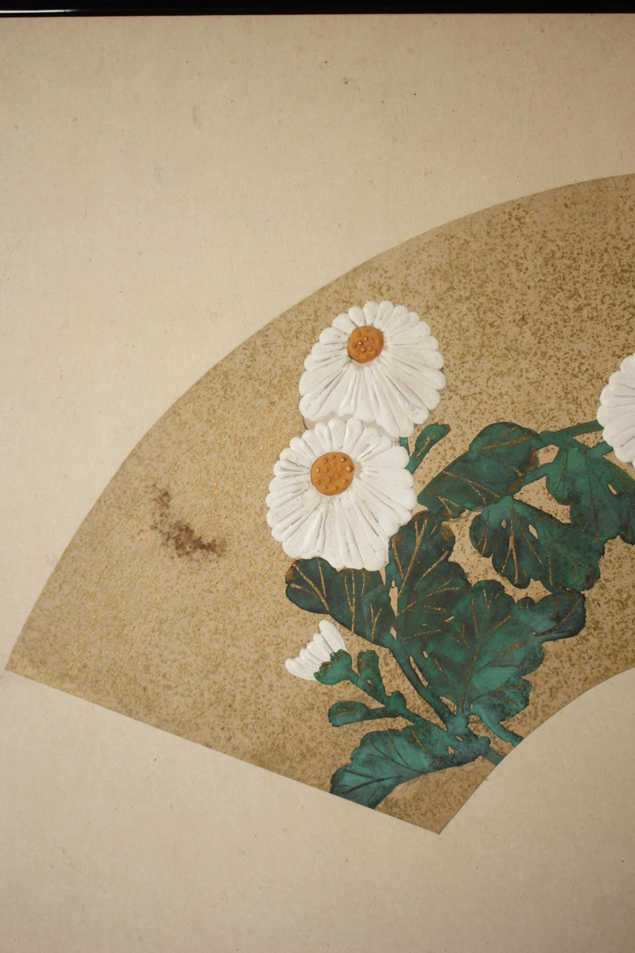 B87 Japanische Antiquitäten Kunst, Chrysantheme und Silber Hintergrund Bildschirm Byobu (Handbemalt) im Angebot