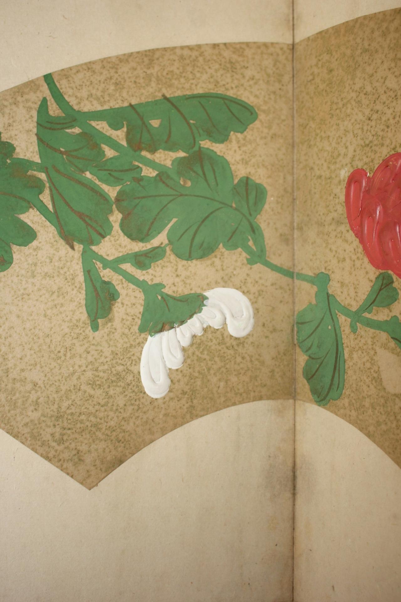 B87 Japanische Antiquitäten Kunst, Chrysantheme und Silber Hintergrund Bildschirm Byobu (Papier) im Angebot