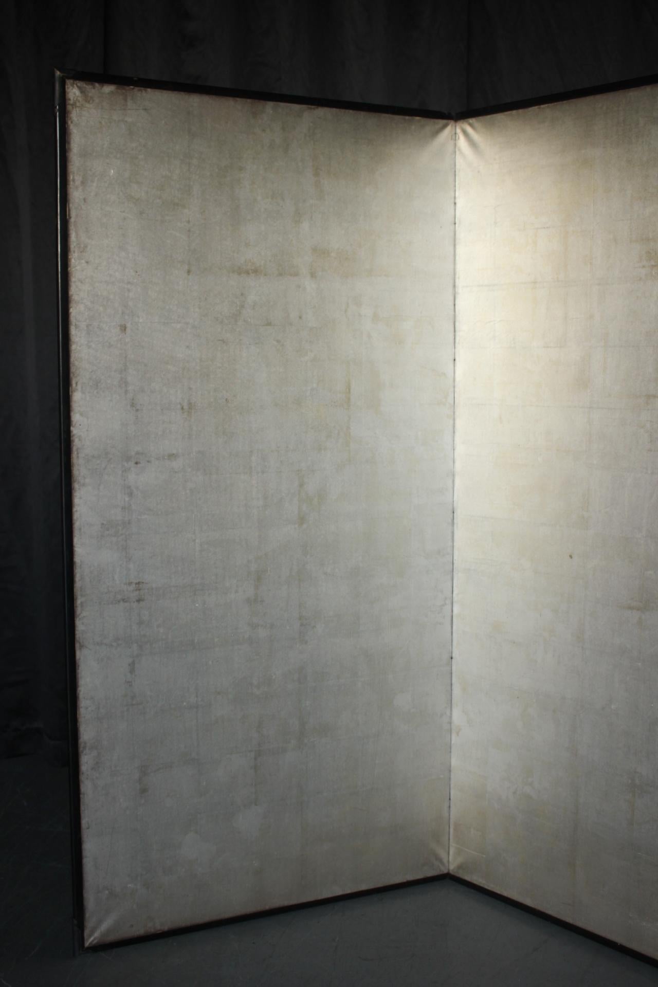 MATERIAL: Silberpapier, Holzrahmen
Ein Stück: B870×H1730mm×T17mm,
Ungefaltetes Format: B1740mm
Gefaltetes Format: B870×H1730×T35mm,  5kg
Ungefähre Verpackungsgröße: (mit 5-10mm Sperrholz eingeschlossen): 10cm x 93cm x 180cm, 21kg

Ein