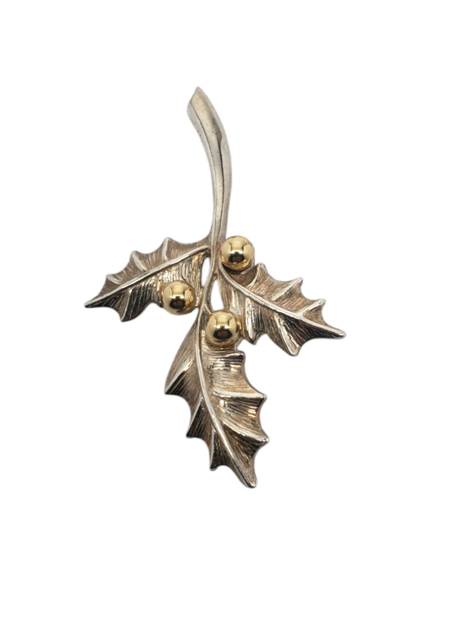 B.A. Ballou Sterling Silver & 14K Mistletoe Brooch Pin #20496 In Good Condition For Sale In Washington Depot, CT