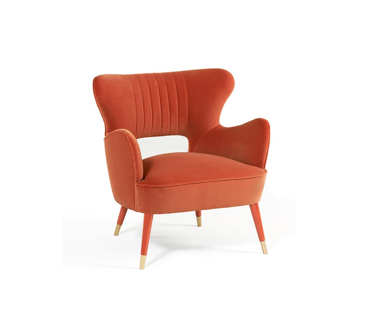 Sillón Babe by Munna
Dimensiones: P 69 x An 69 x Al 74 cm. SH: 44 cm.
Materiales: Madera maciza, espuma, latón y tapicería.
Acabado: Terciopelo de algodón, ref. Patas de melocotón, CV20, lacado brillante melocotón y tapas de las patas de latón