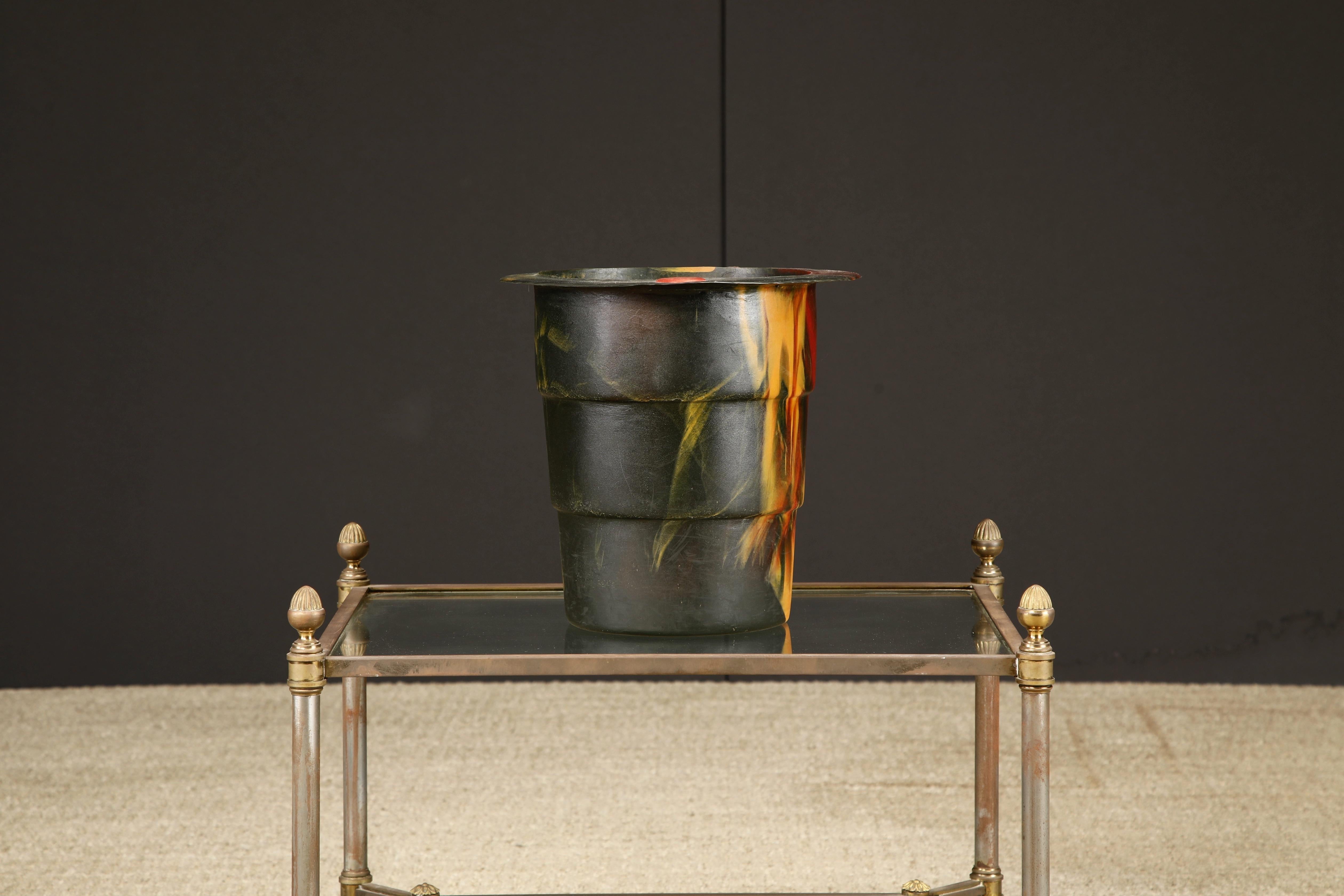Secchio per vino in resina flessibile in edizione limitata degli anni '90 di Gaetano Pesce per Fish Design, Italia. Numerato 182/1000.

Funziona benissimo come secchiello per il ghiaccio, secchiello per il vino, contenitore, vaso, scultura,