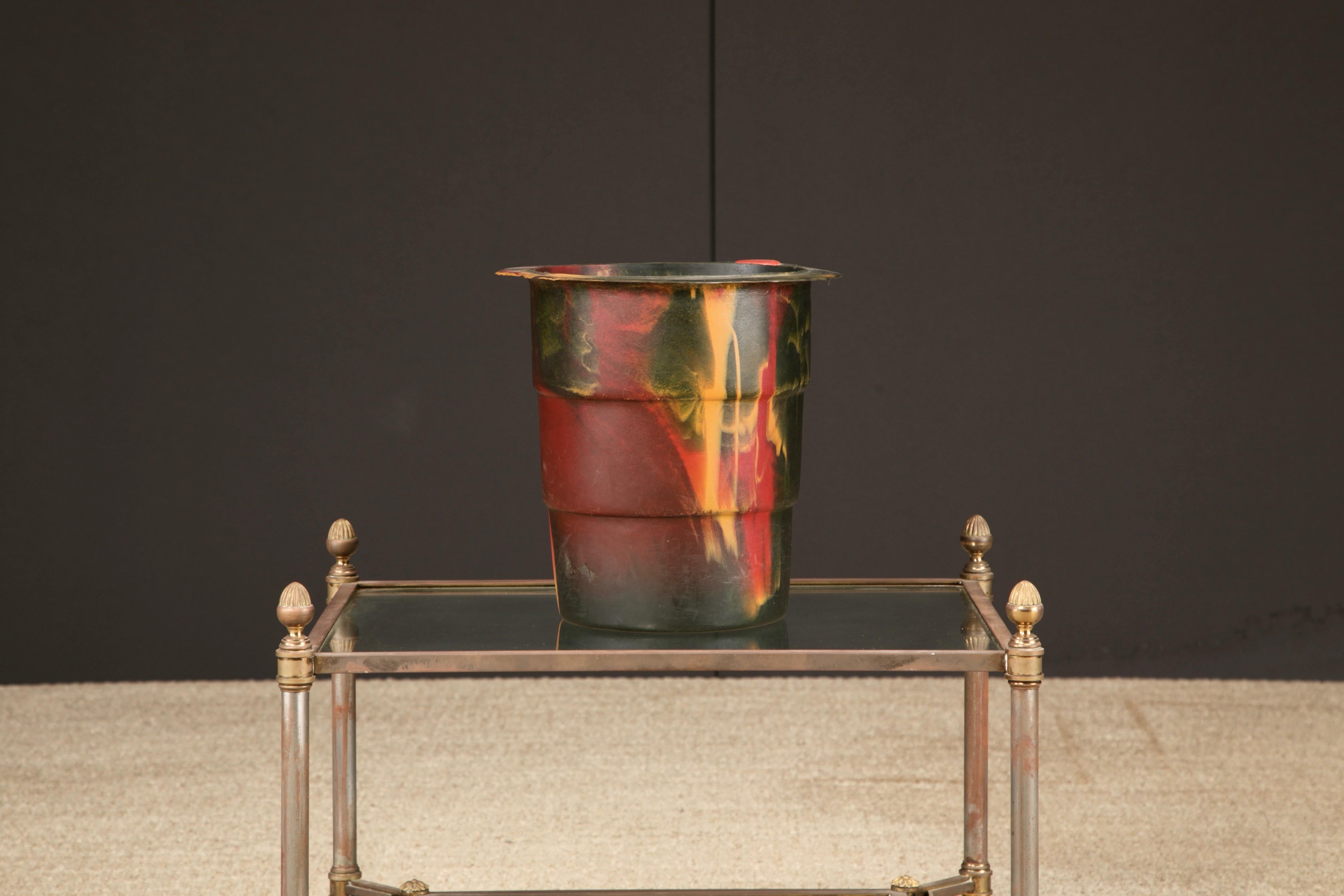 Italiano Secchiello da vino in resina 'Babel' di Gaetano Pesce per Fish Design, anni '90, firmato in vendita