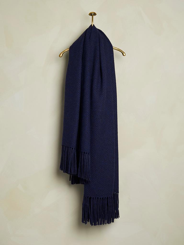 This buttery soft Baby Alpaca blanket throw made from Oeko-Tex certified Baby Alpaca fibres that are farmed, spun, woven, and hand knotted in Peru.  Baby Alpaca is the very finest fleece from the animal’s undercoat nearest the chest where the fibres