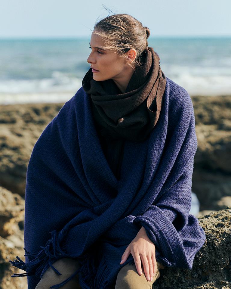 Peruvian Baby Alpaca Blanket Throw - Cobalt For Sale