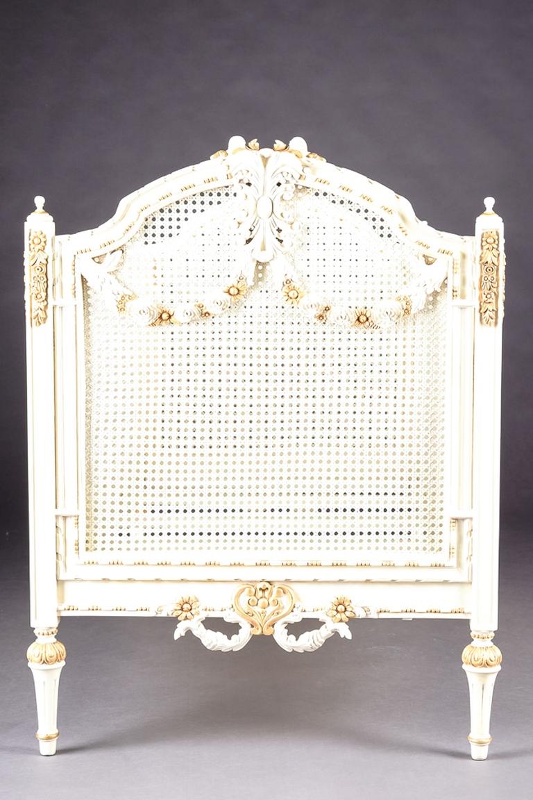 Baby Baroque bed in the style of the Louis XVI For Sale 7