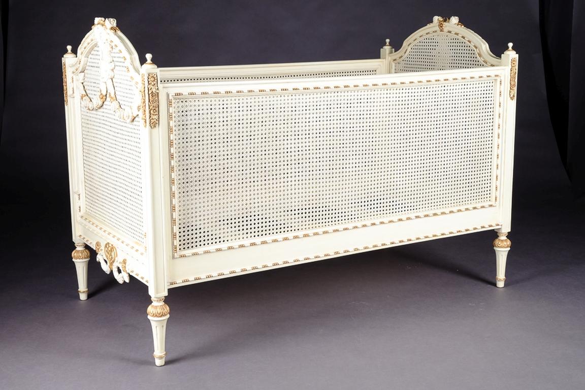 Beech Baby Baroque bed in the style of the Louis XVI For Sale