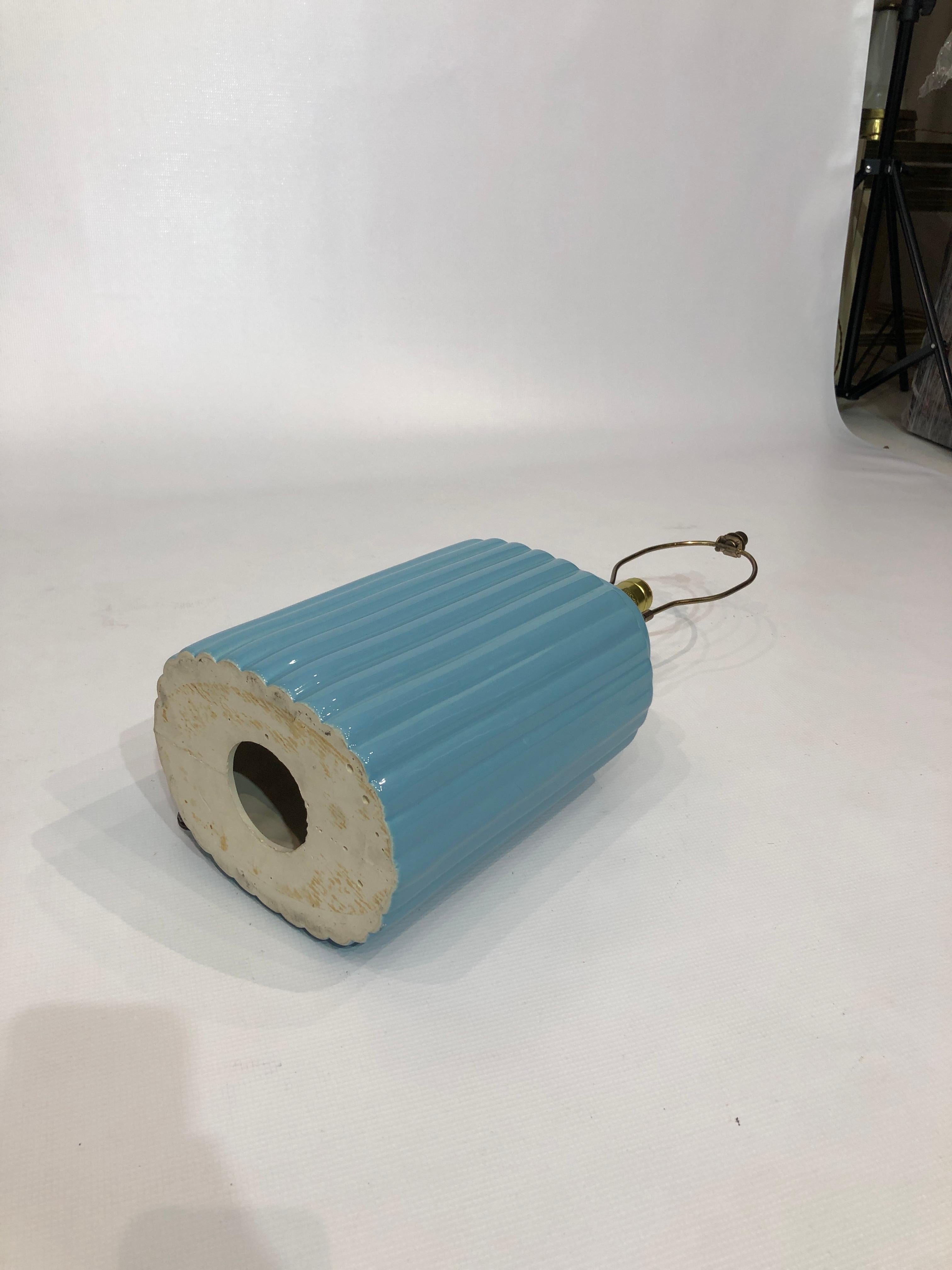 Baby Blue Ceramic Table Lamp 1970s Art Deco Style Hollywood Regency Pastel 1980s For Sale 5