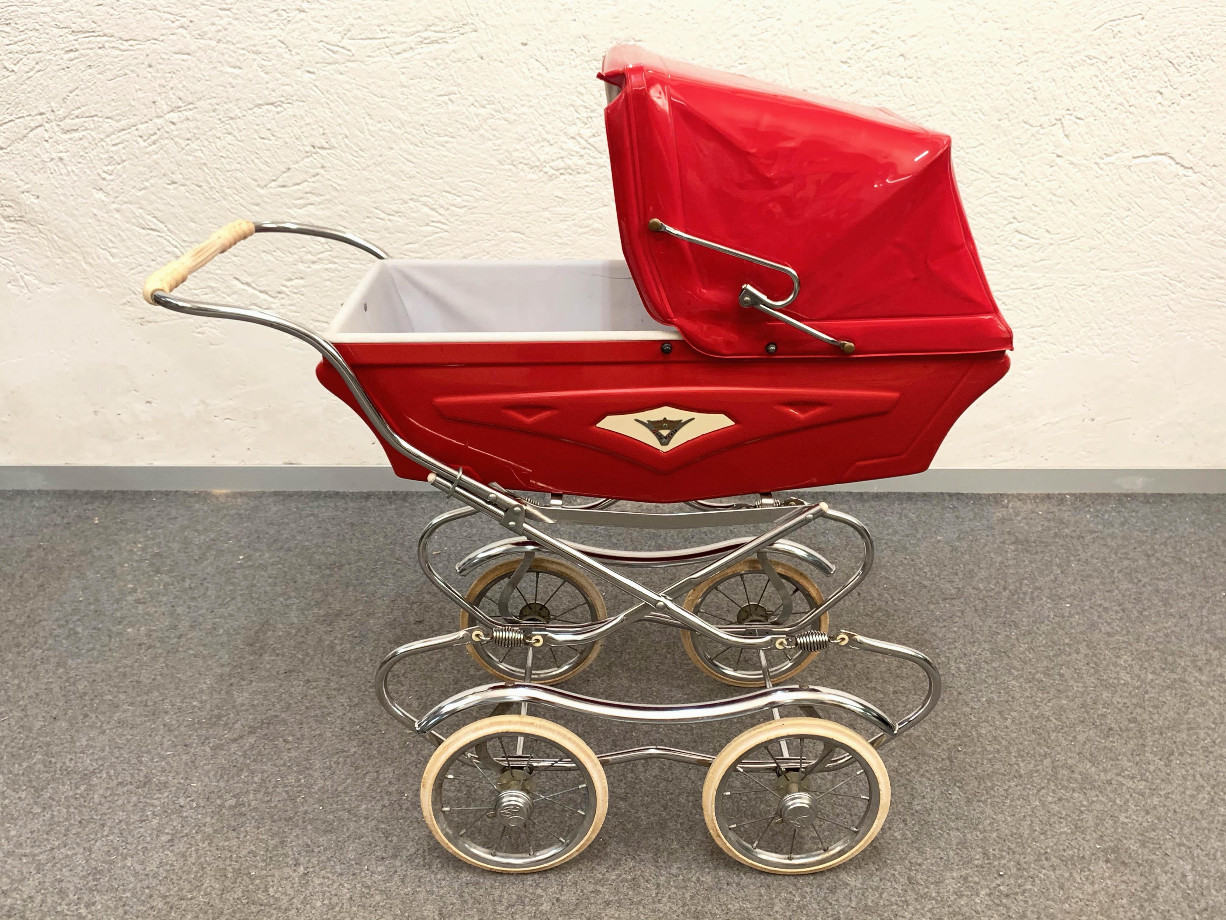 Baby Cars Midcentury Red Steel and Plastic Italian Baby Pram Stroller, 1950s 2