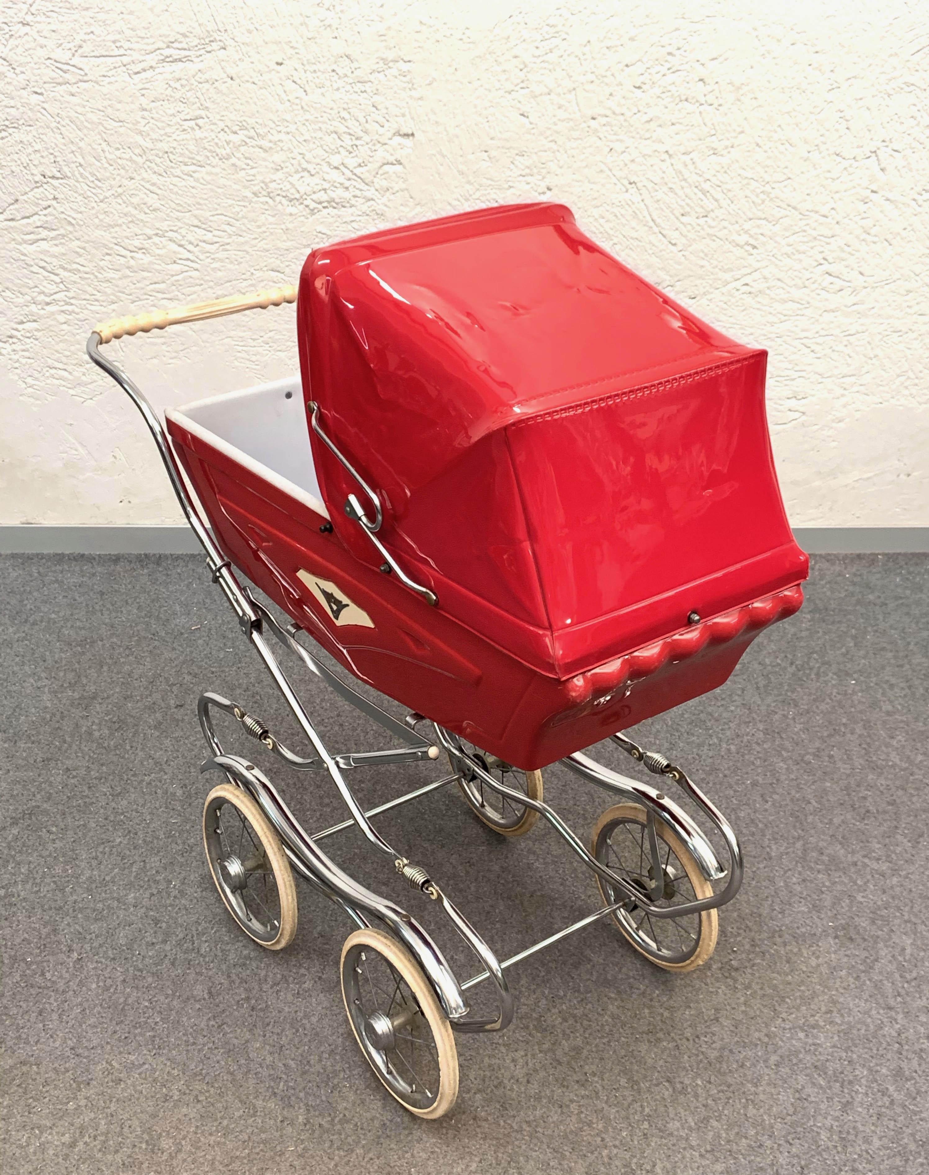 Baby Cars Midcentury Red Steel and Plastic Italian Baby Pram Stroller, 1950s 3