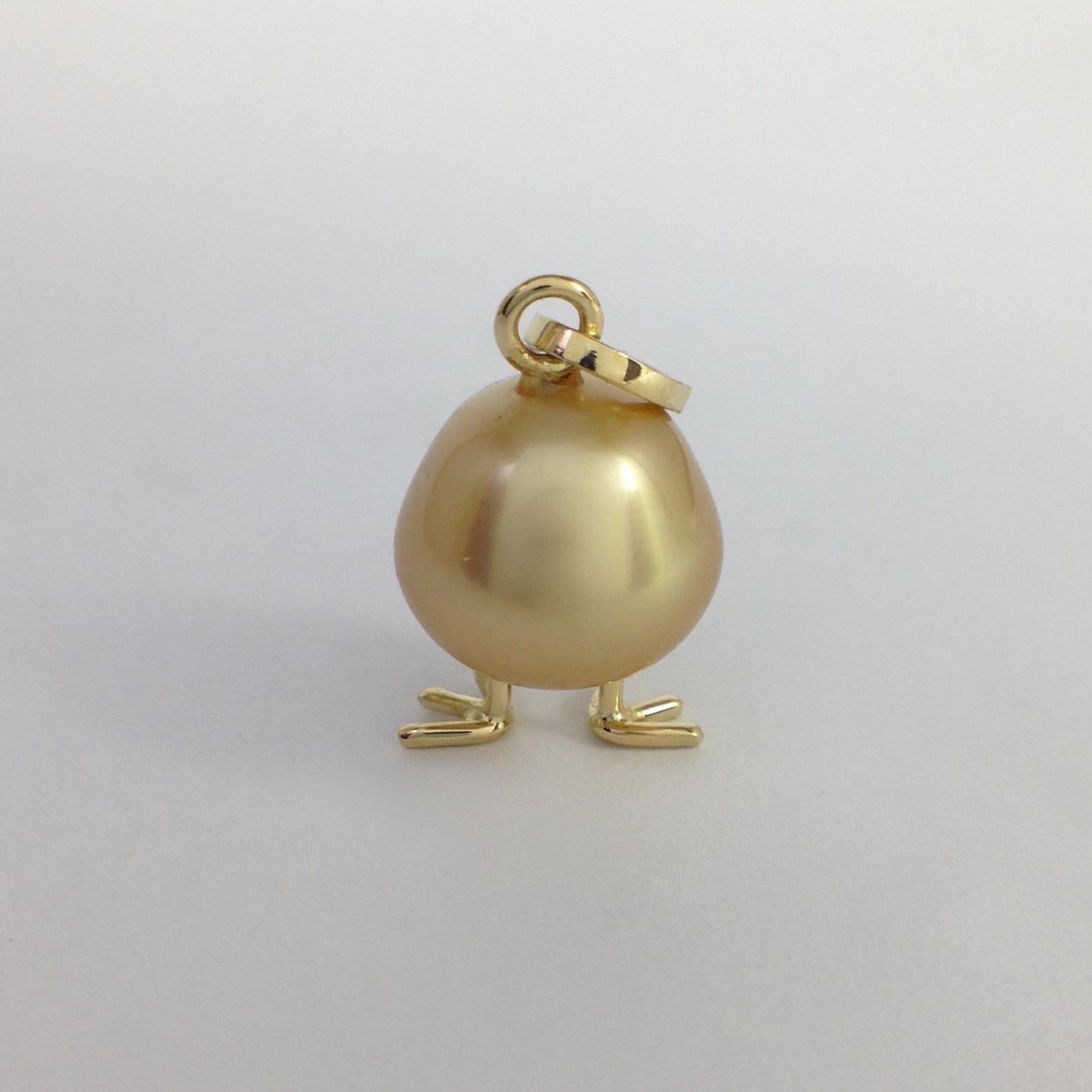 Baby Chick Australian Pearl Diamond Yellow 18 Karat Gold Pendant or Necklace In New Condition In Bussolengo, Verona