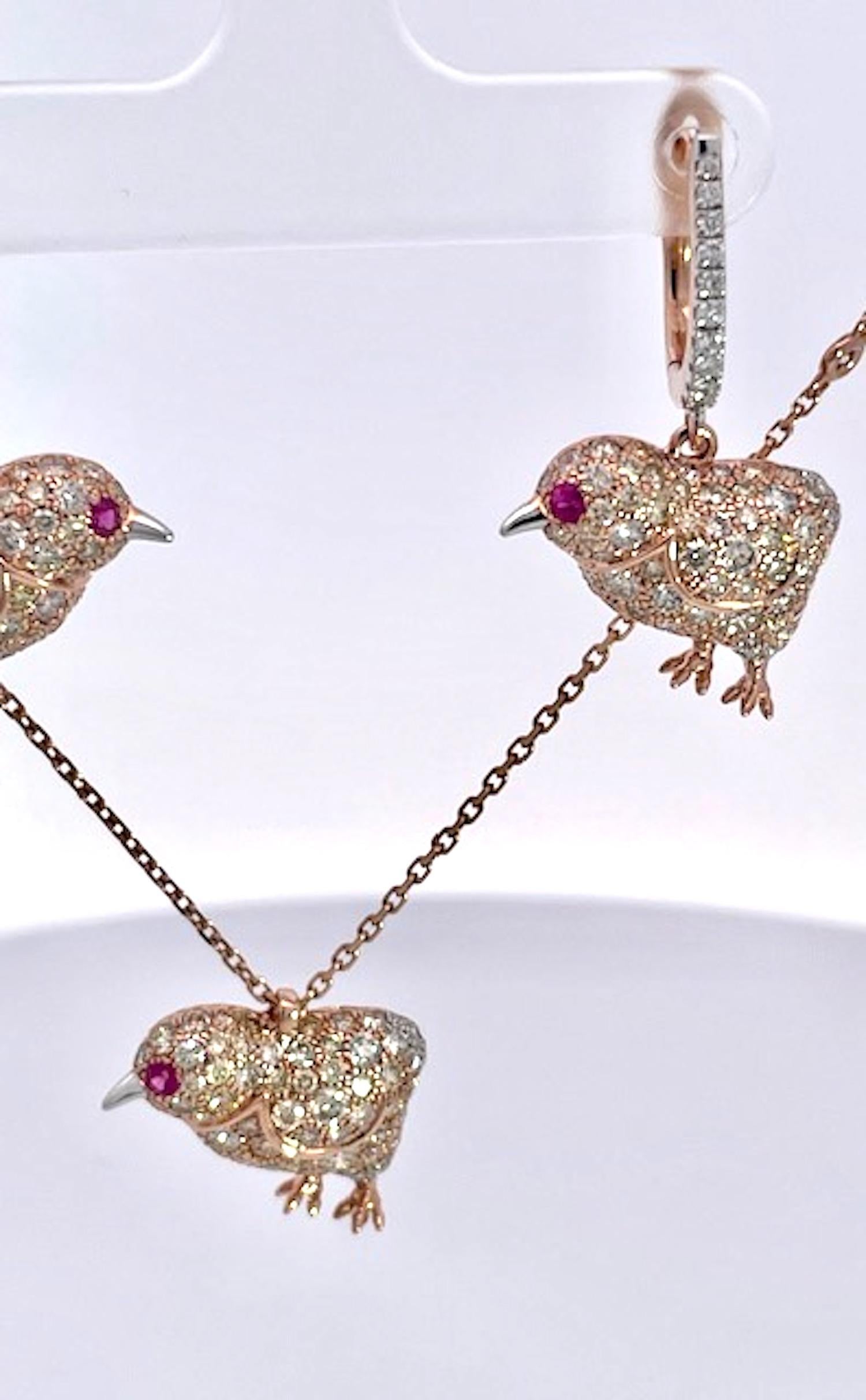 Baby Küken Ohrringe und Anhänger mit farbigen Diamanten Rose Gold im Angebot 7