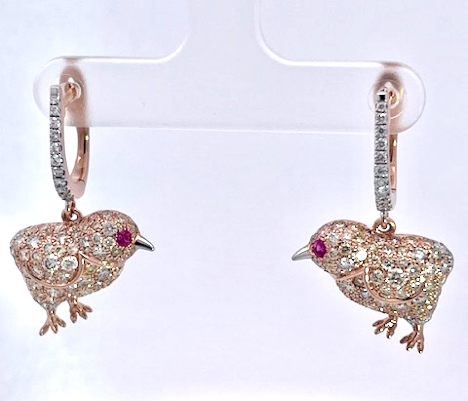 Baby Küken Ohrringe und Anhänger mit farbigen Diamanten Rose Gold (Rosenschliff) im Angebot