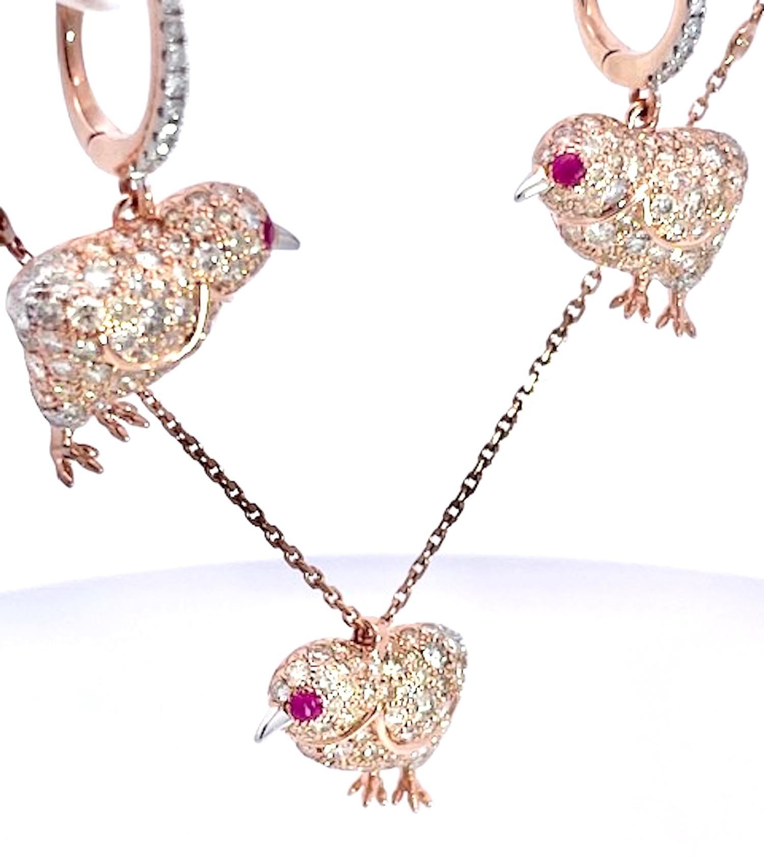 Baby Küken Ohrringe und Anhänger mit farbigen Diamanten Rose Gold im Angebot 2