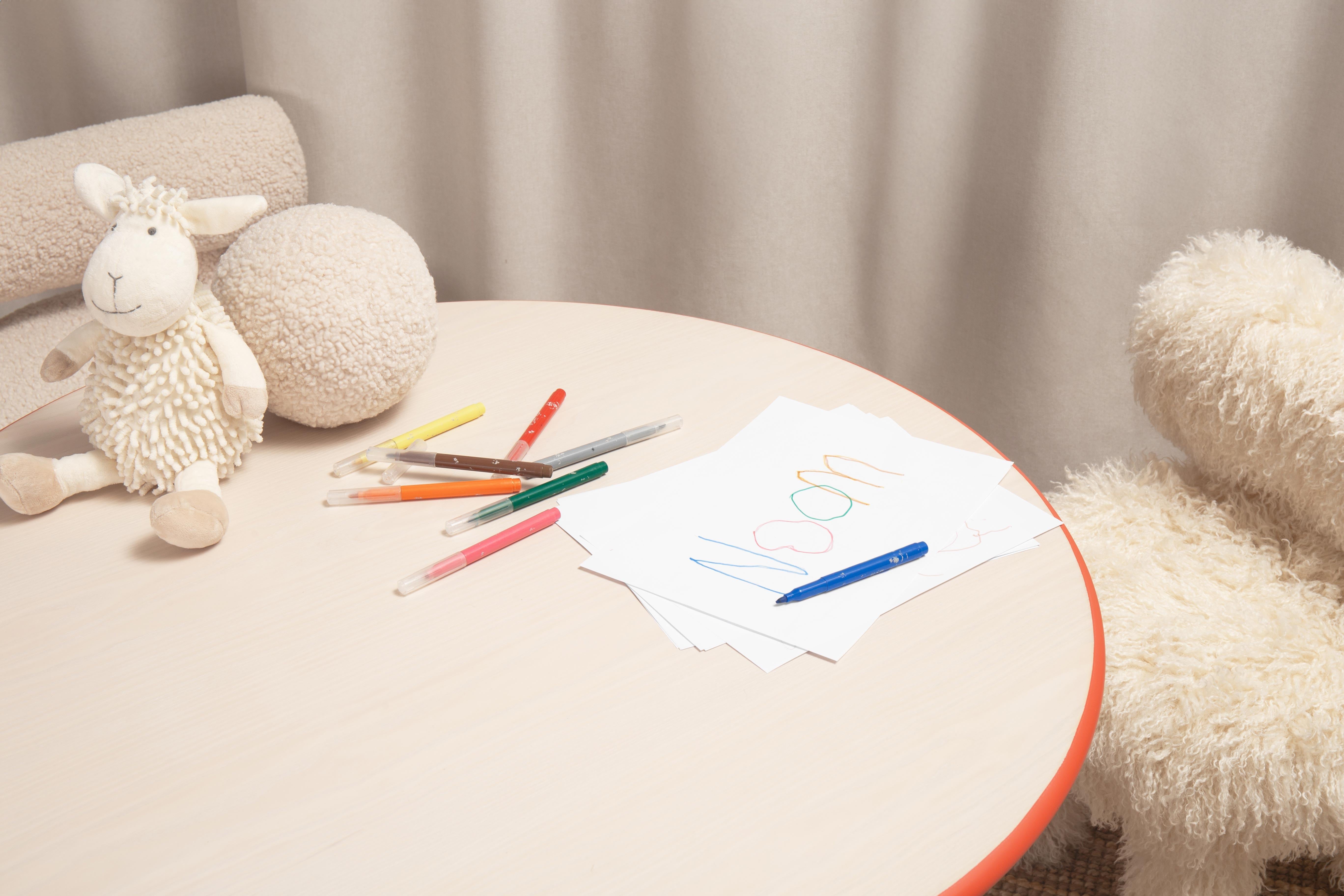 Table de salle à manger pour enfants Paul en bois fait par Noom en vente 2