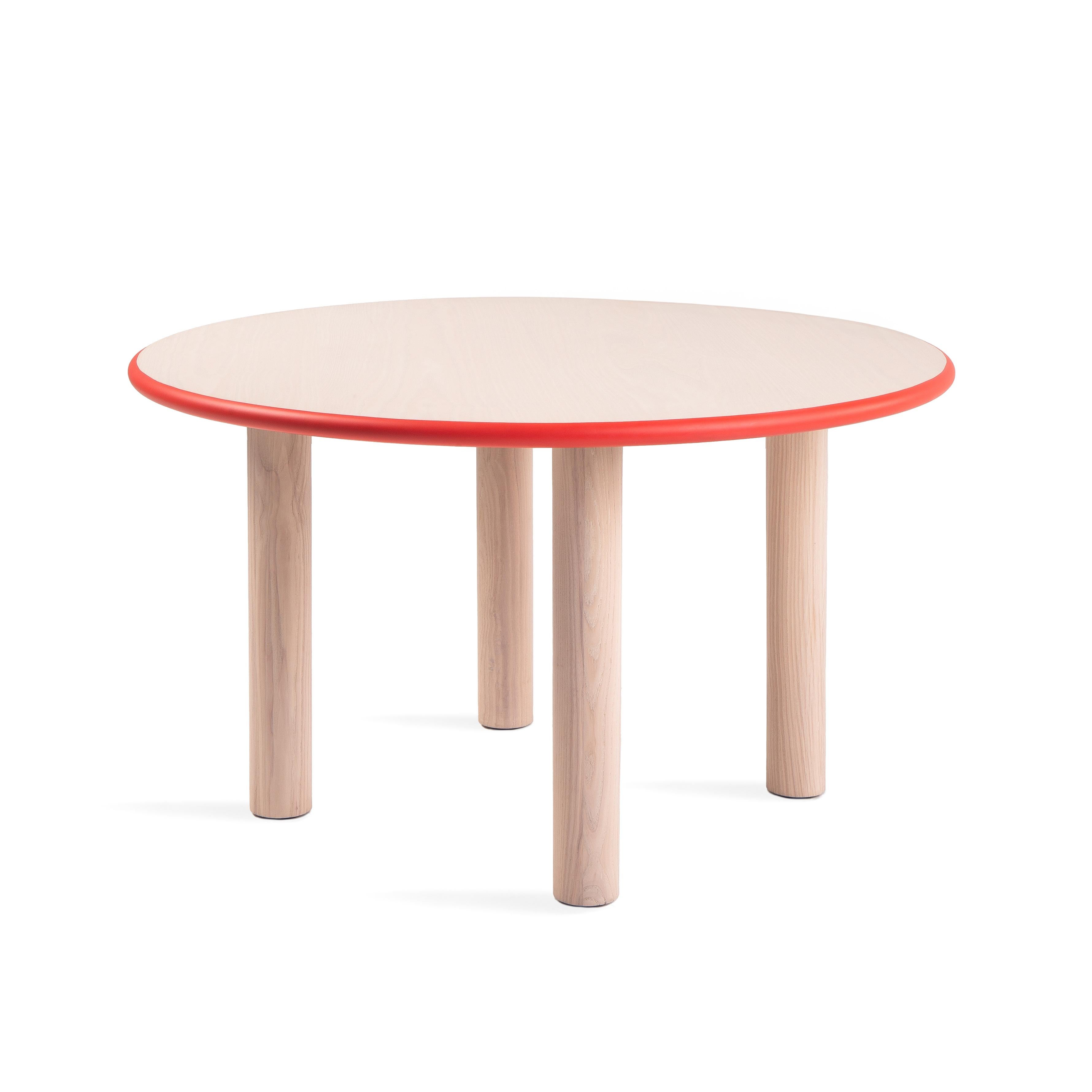 Table de salle à manger pour enfants Paul en bois fait par Noom Neuf - En vente à Paris, FR