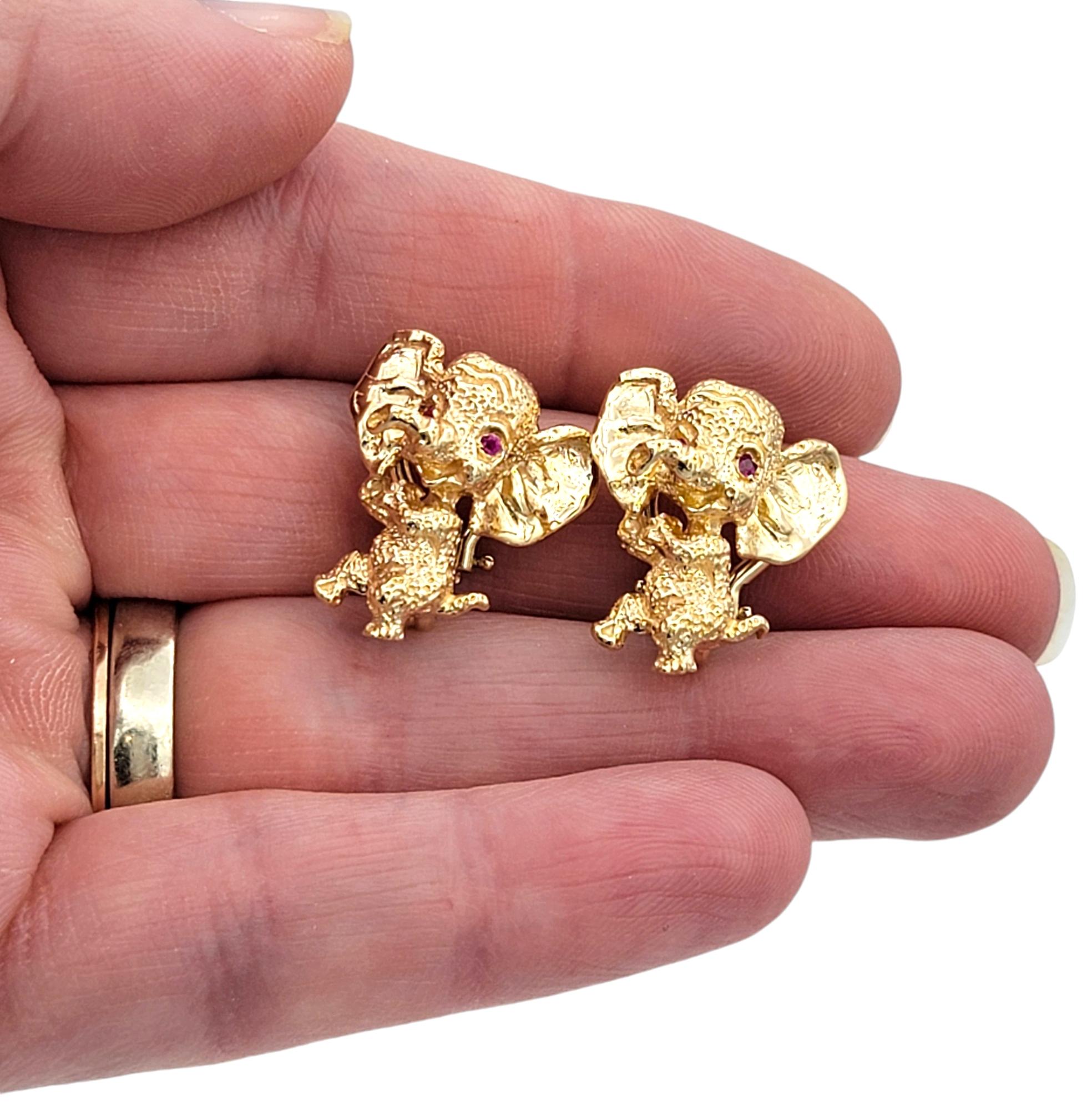 Orecchini a clip Baby Elephant con cristalli rosa in oro giallo 14 carati in vendita 3