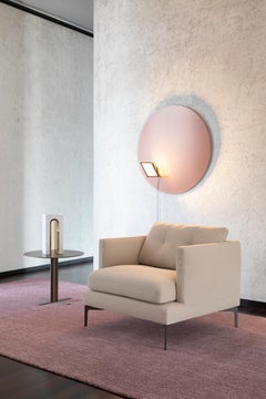 Poltrona Baby Essentiel con rivestimento Vip Flo Cream e piedini grigi di Sergio Bicego