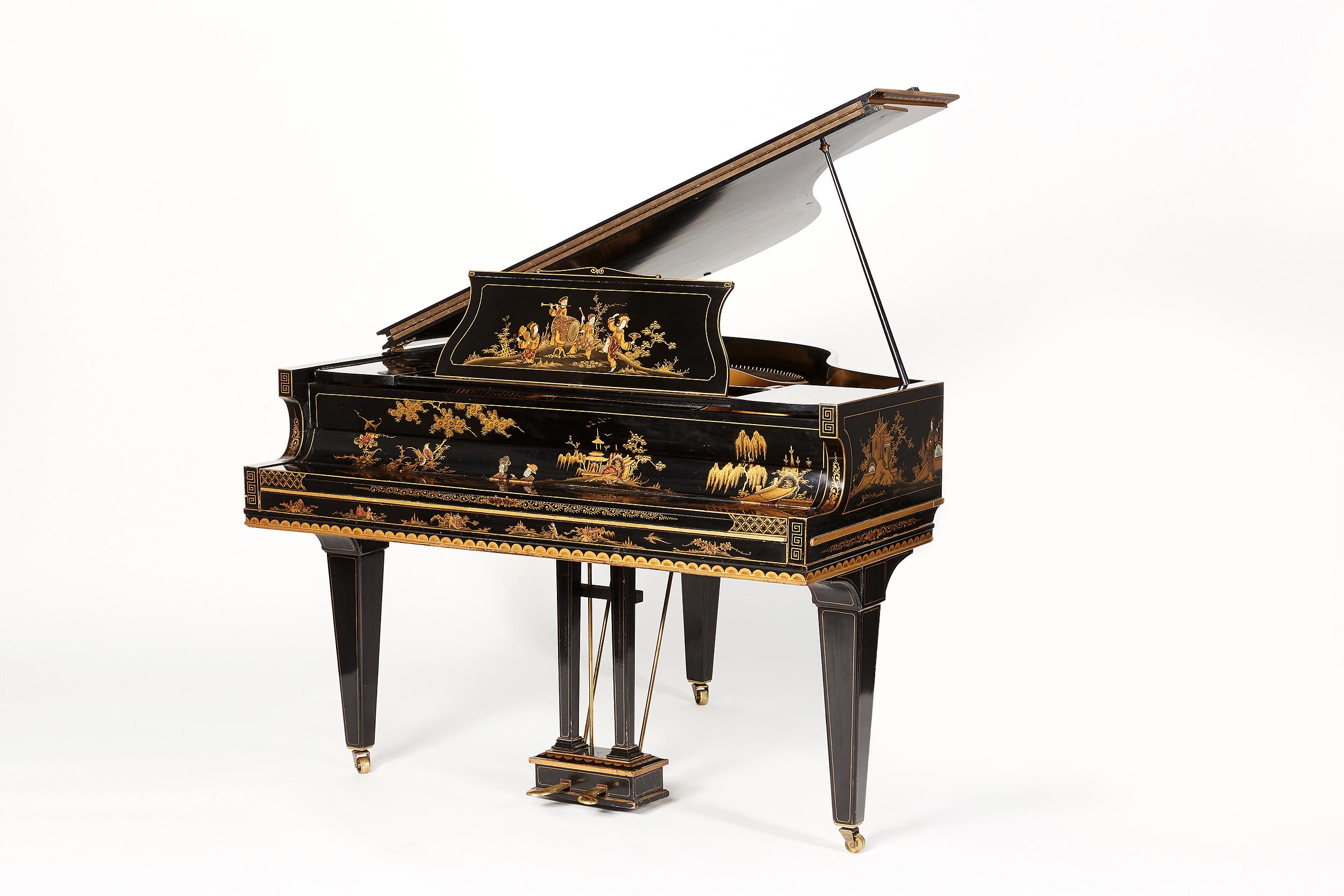 Baby Grand Piano Art Deco with Chinoiserie an Asian Fairy Talente  For Sale 2