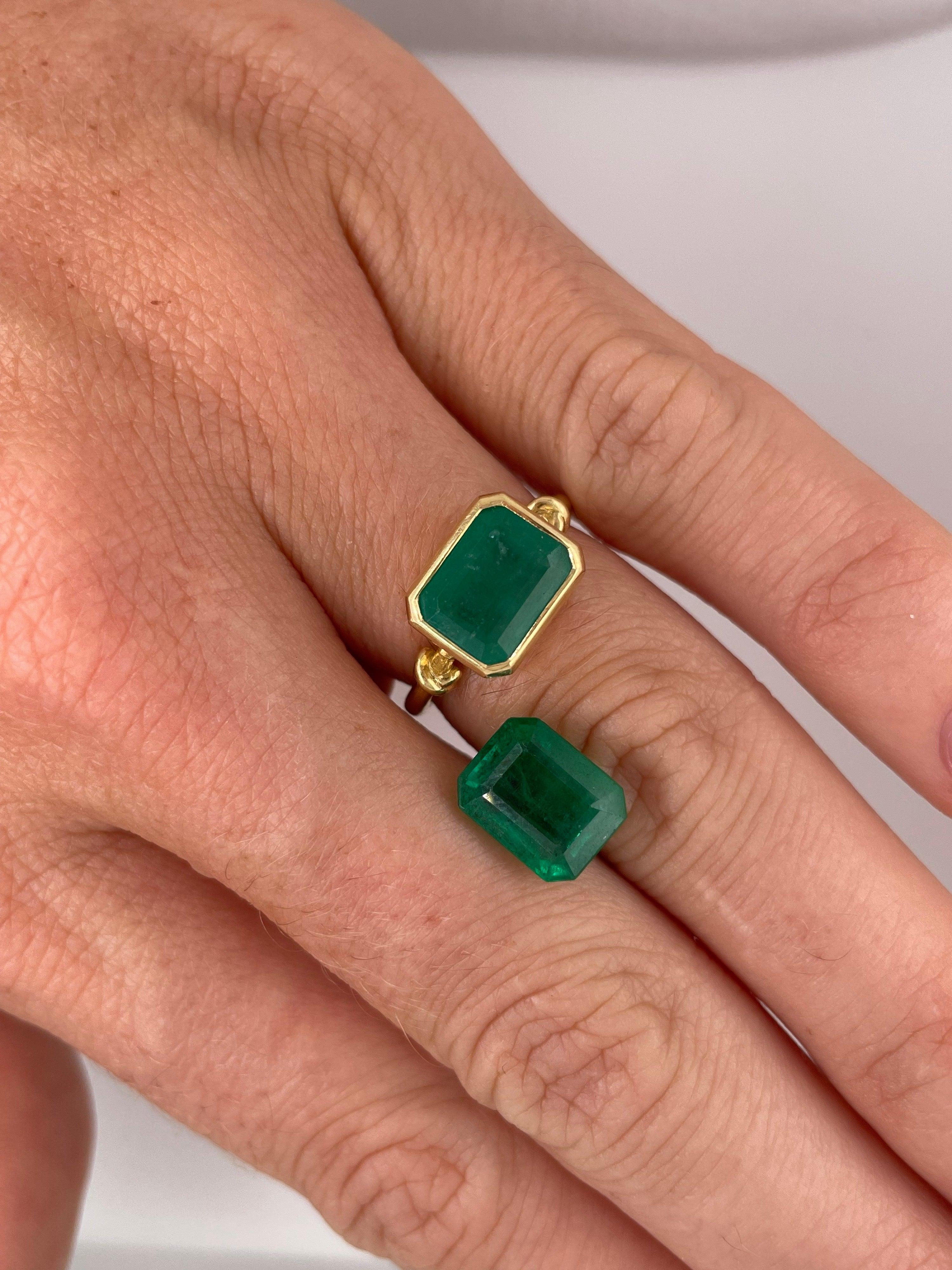 For Sale:  3ct  Knot Emerald Ring in 18ct Yellow Gold 15