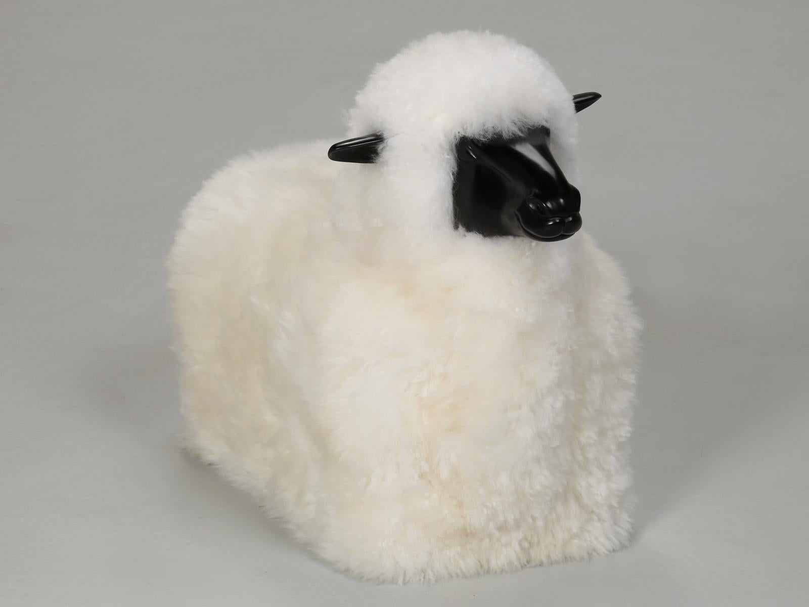 Meet the newest member of our Old Plank family, our “Mini Sheep”, “Baby Lamb”, Baby Sheep, or simply a very cute table topper? Whatever your preference, she is undeniably adorable and makes virtually everyone smile. The body of our Baby Lamb is made
