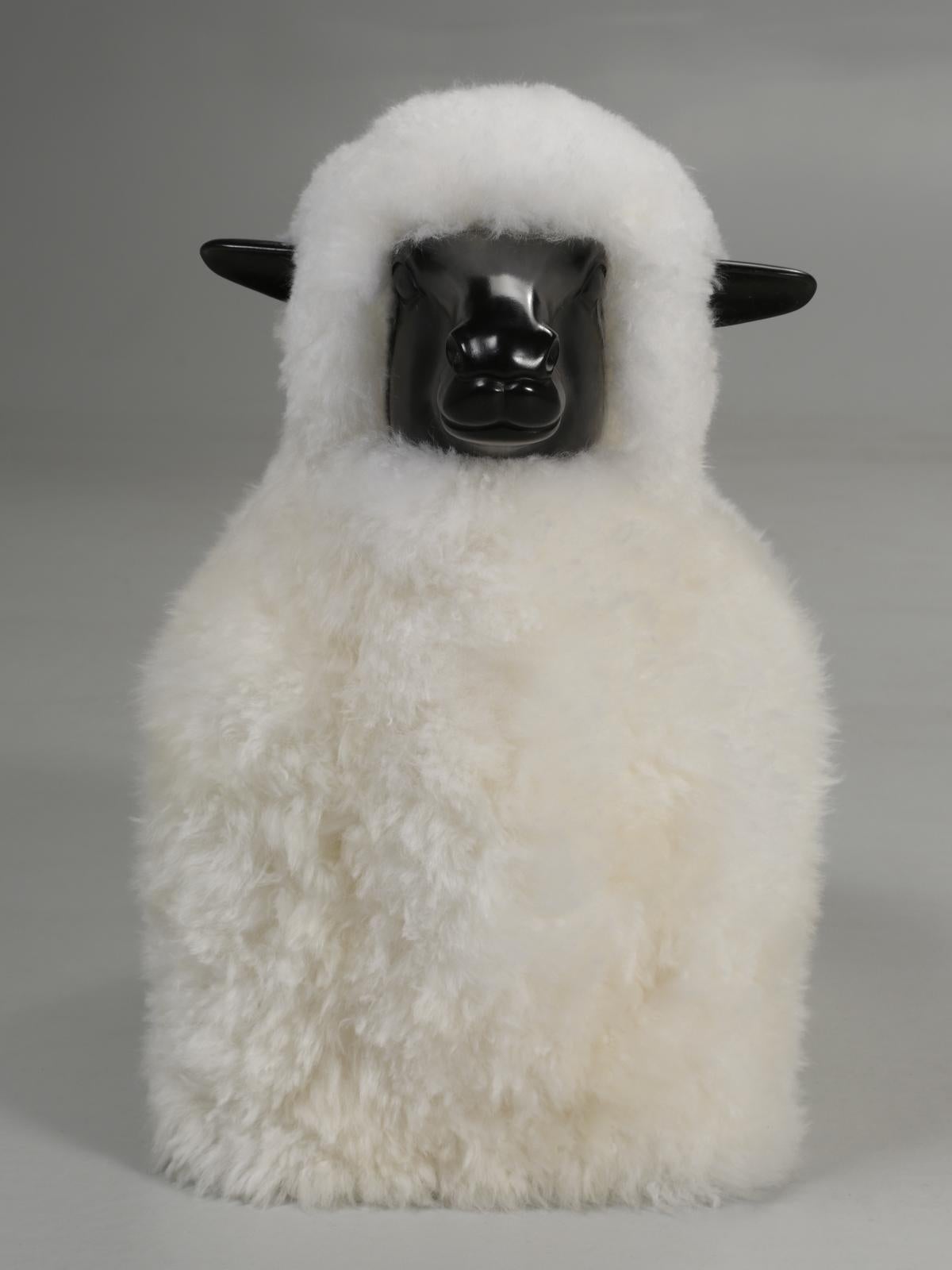 Country Baby Lamb fabriqué aux États-Unis par des artisans qualifiés et recouvert d'une véritable fourrure de mouton en vente