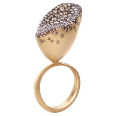 Anello Baby Malak Flourish Marquise in oro 18 carati e 3ct di diamanti champagne