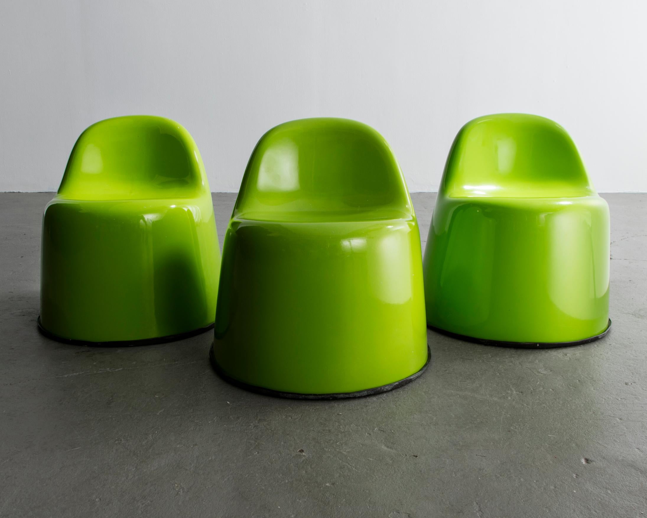 Moderne Chaise pour bébé en mohair en plastique vert citron par Wendell Castle, 1971 en vente