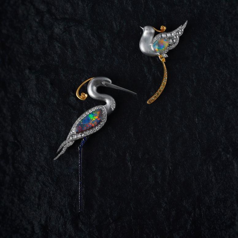 Baby Phoenix - Black Opal, Diamond, Sapphire Pendant Brooch 18K Gold For Sale 1