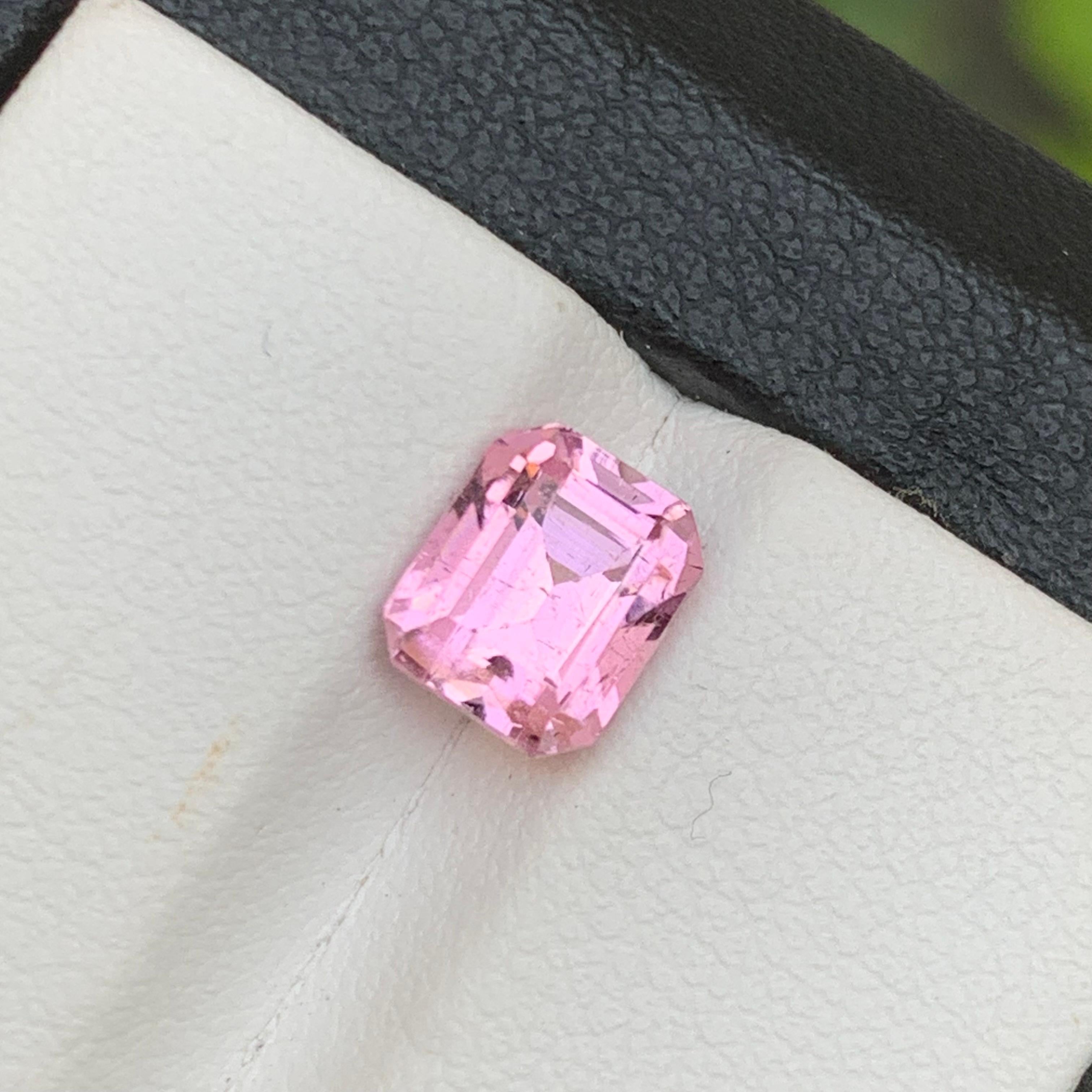 Babyrosa natürlicher Turmalin 2,20 Karat im Kissenschliff für Schmuck im Angebot 6