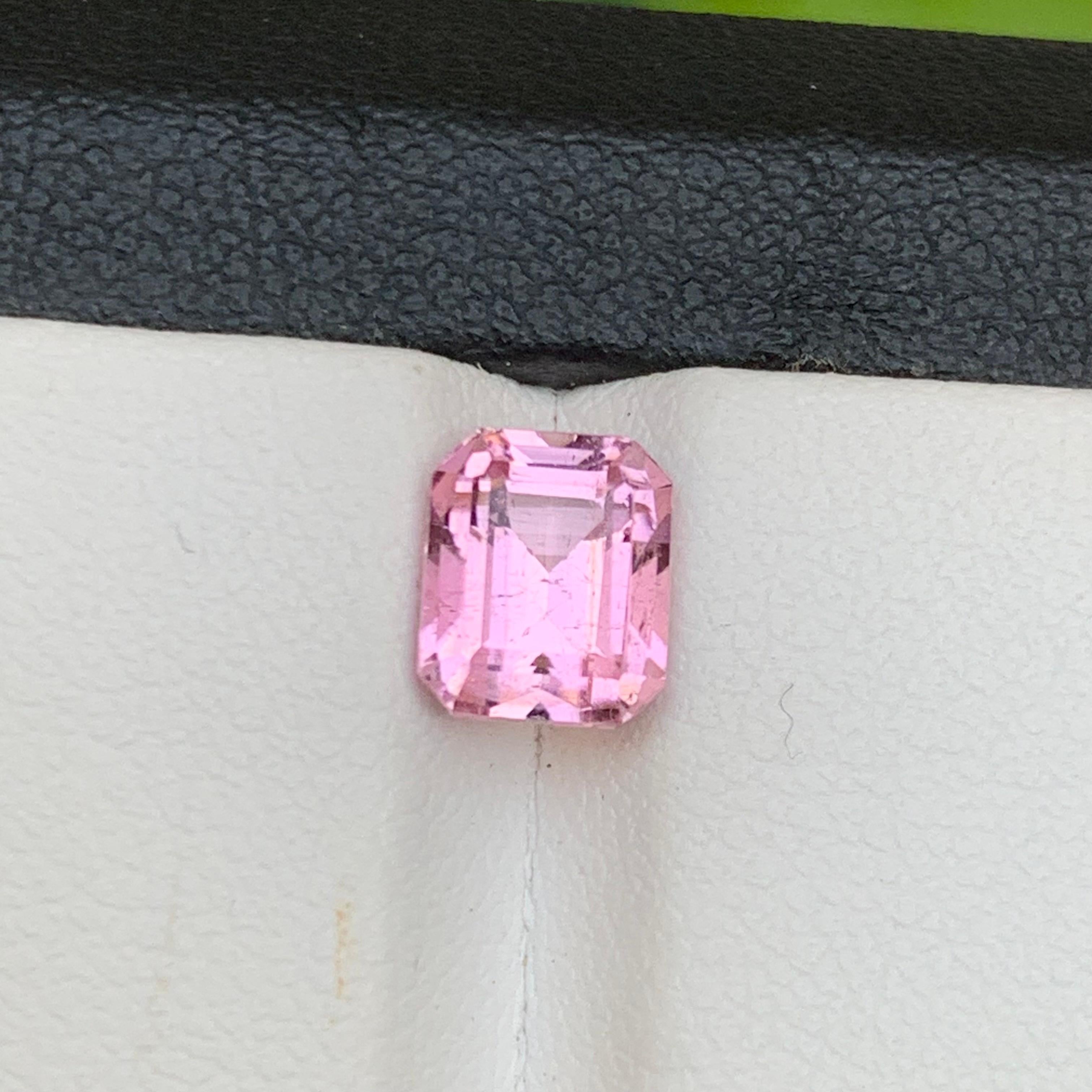 Babyrosa natürlicher Turmalin 2,20 Karat im Kissenschliff für Schmuck (Modernistisch) im Angebot